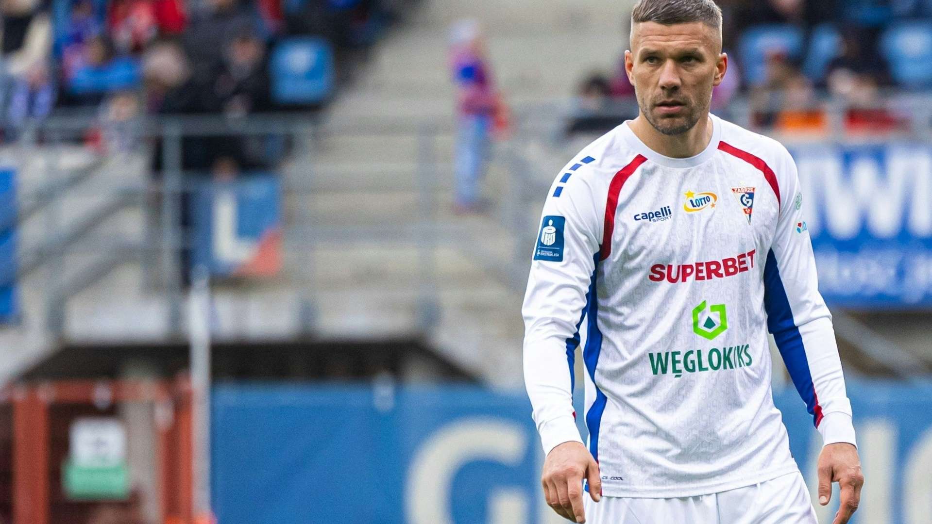 Lukas Podolski macht weiter (&#169; IMAGO / Newspix/SID/IMAGO/FOT. ZUZA TWARDOSZ / 400mm.pl)