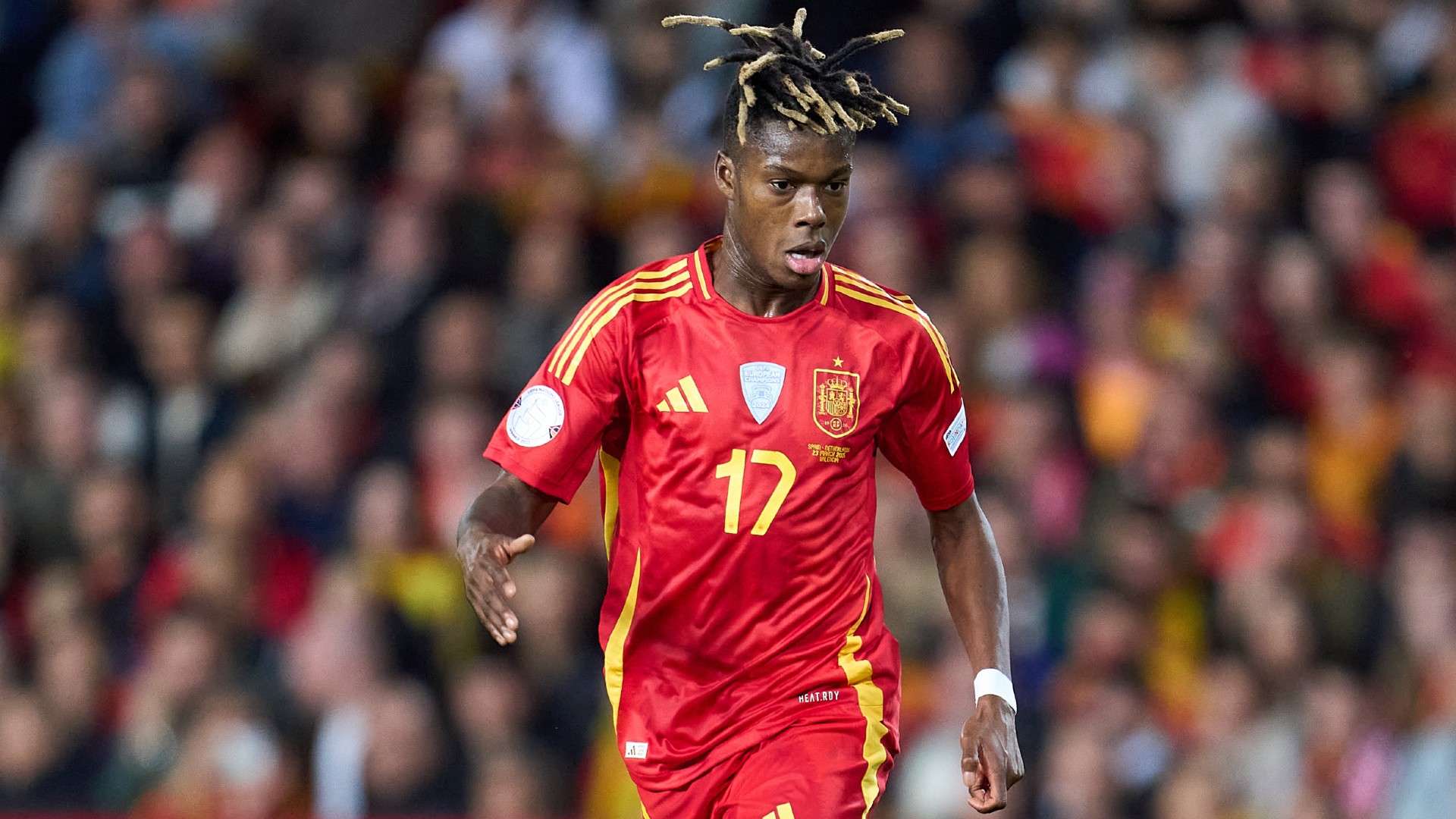 Nico Williams of Spain runs with the ball 