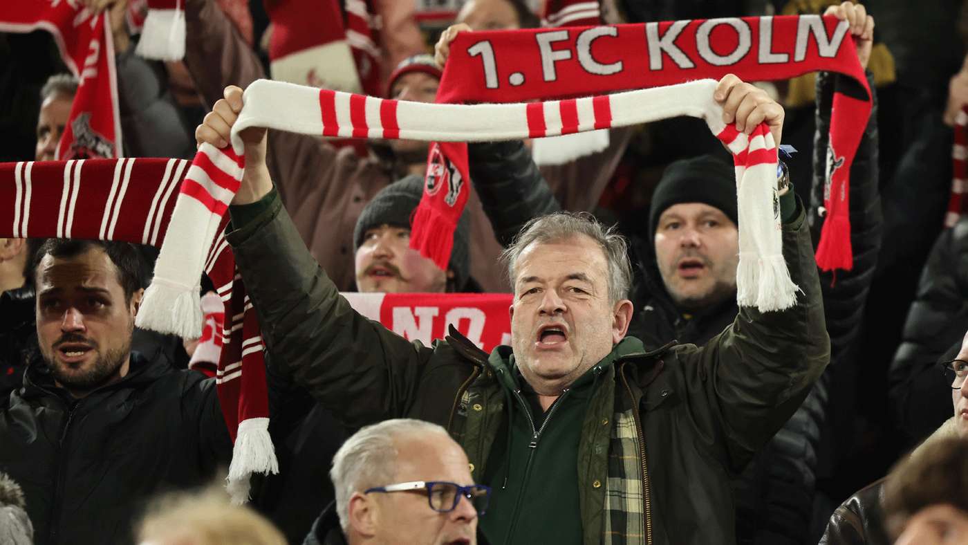 Ganz besonderer Moment bei Diversity-Spieltag: Fan des 1. FC Köln macht Antrag im Stadion | SPOX