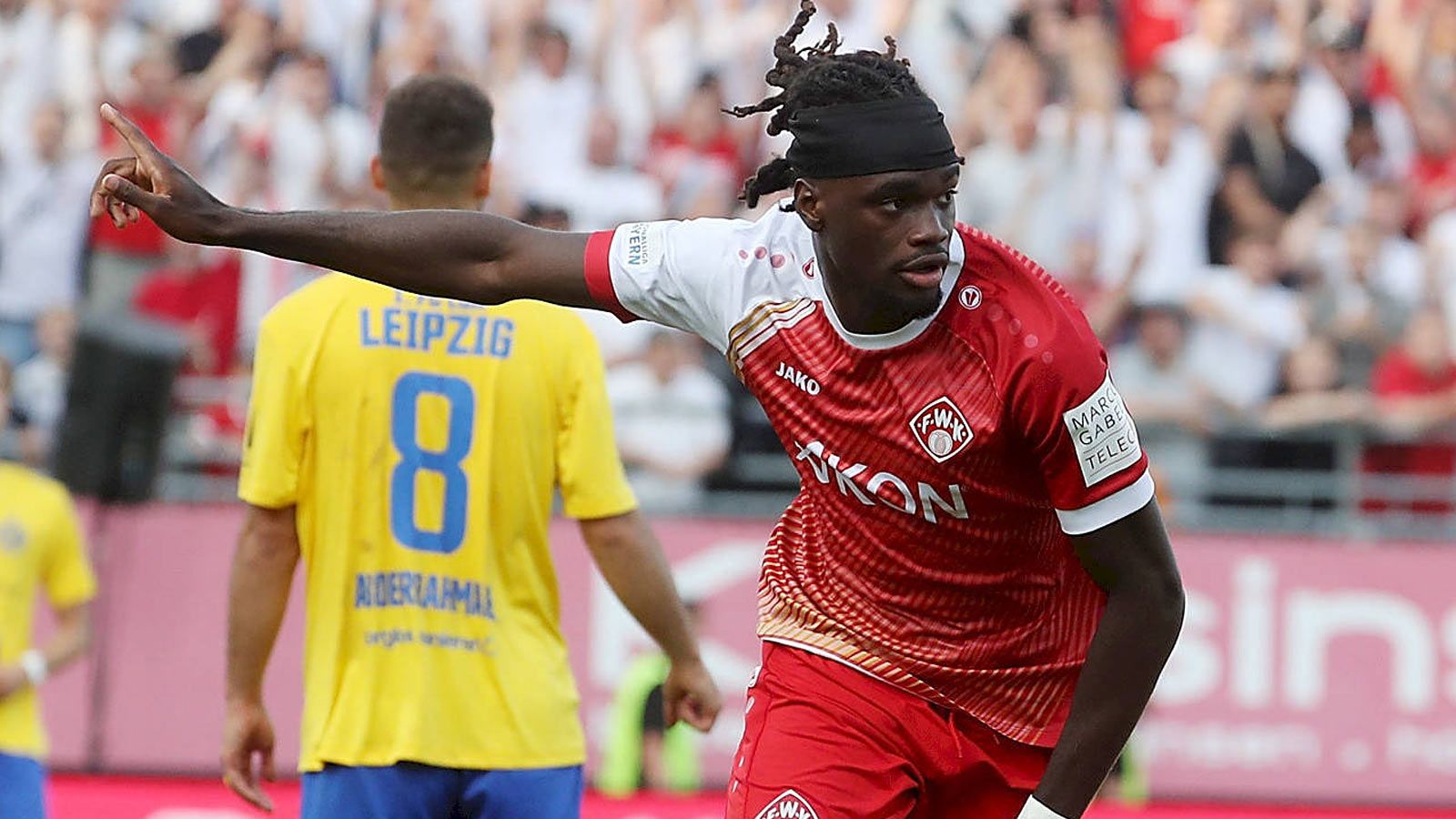 Jubel in Würzburg - Drama um Lok Leipzig: Letzter Platz im deutschen Profifußball vergeben