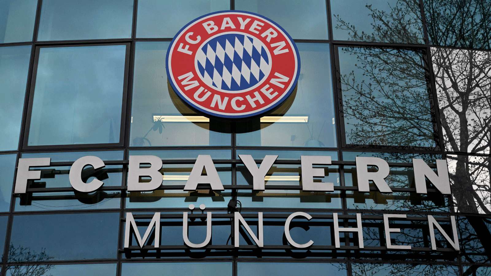 FC Bayern München, Logo