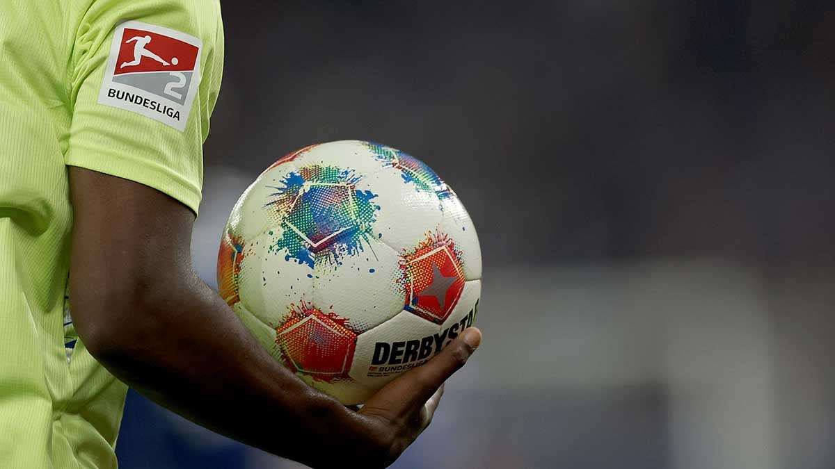 Hertha BSC vs. Karlsruher SC heute live im Free-TV: Wer zeigt ...