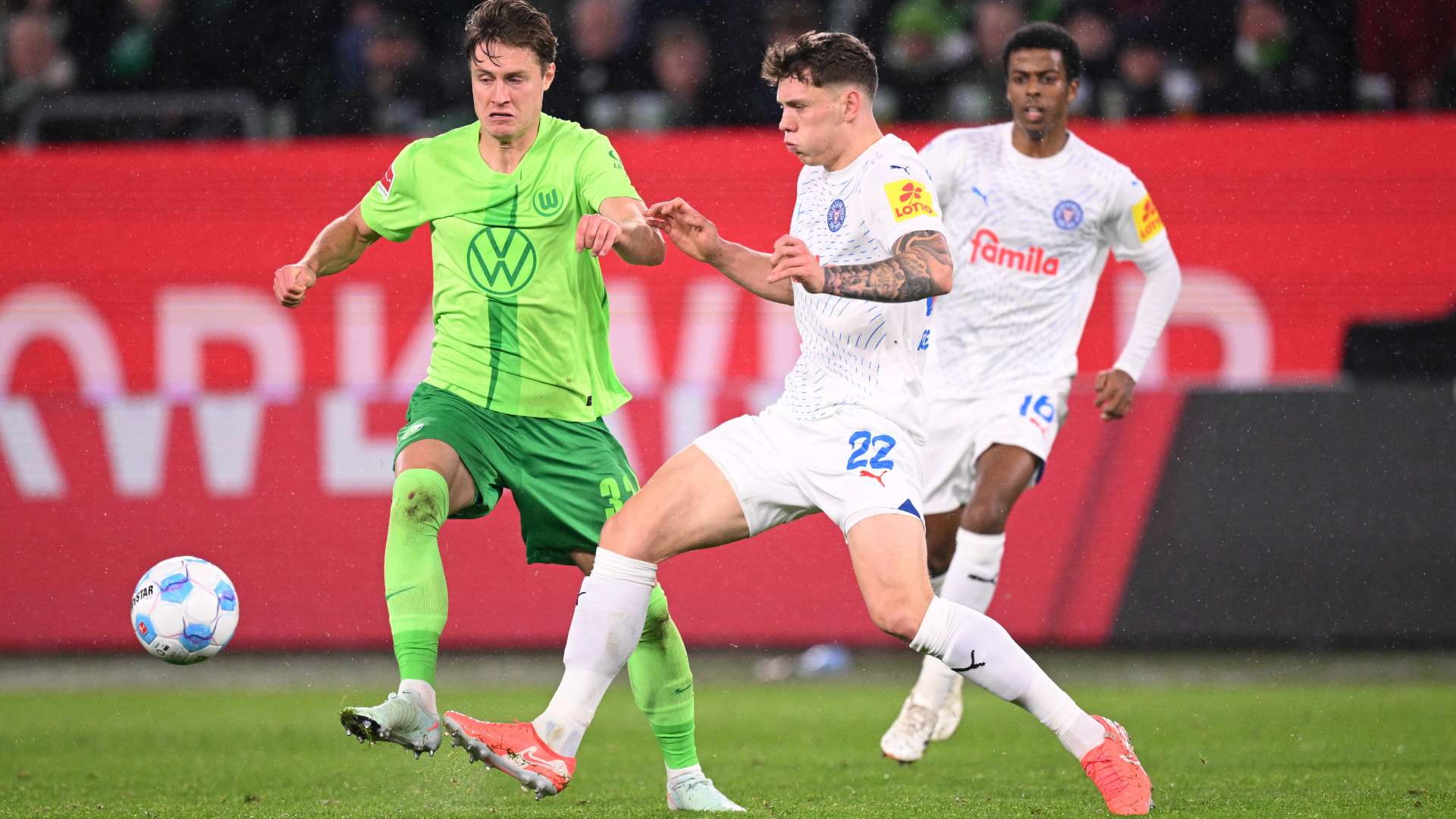 MATTIAS SVANBERG WOLFSBURG NICOLAI REMBERG HOLSTEIN KIEL 