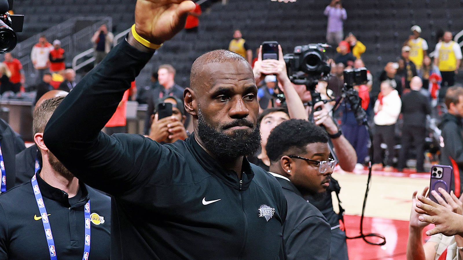LeBron James Surprises Fans With Unexpected Reaction After Lakers’ Playoff Triumph and NBA Record