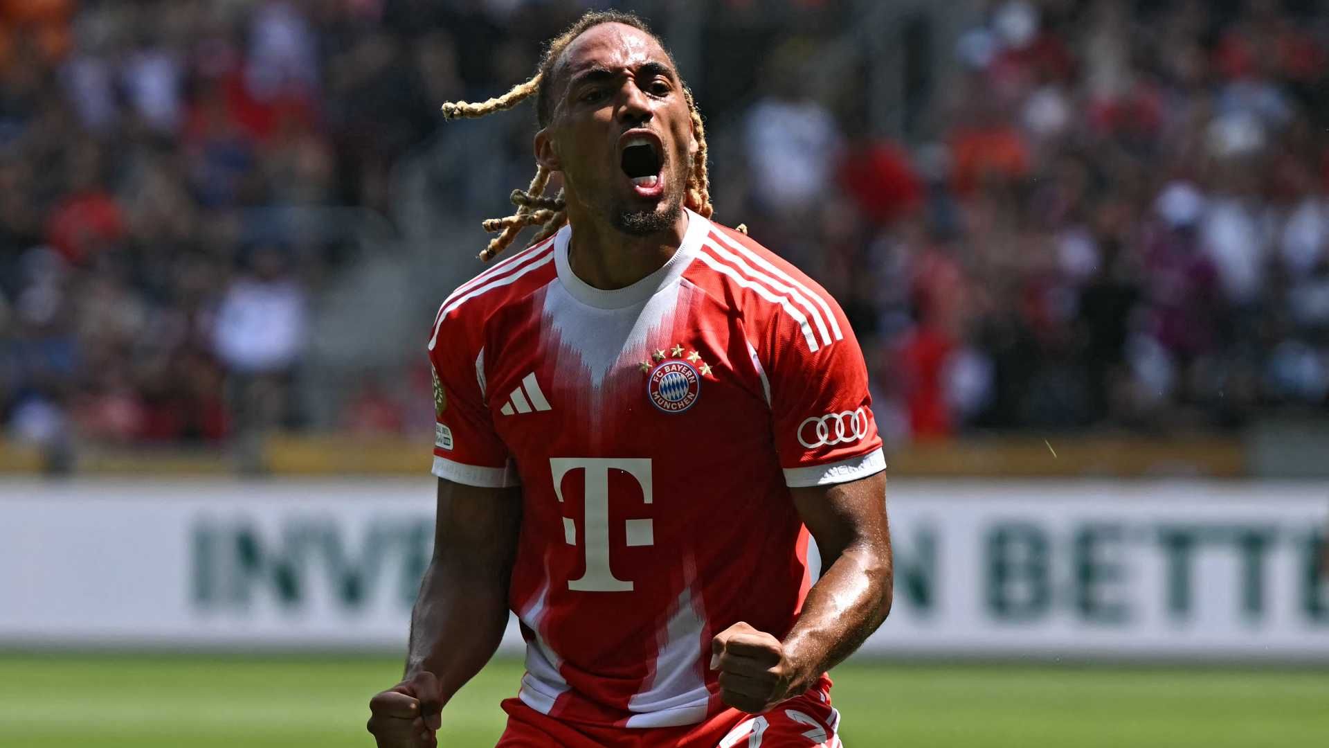 FC Bayern München, News: Sacha Boey peilt offenbar Verbandswechsel an
