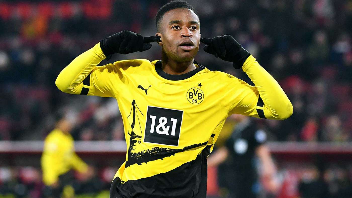 Youssoufa Moukoko - Tài Năng Trẻ Nhất Bundesliga Khẳng Định Bản Thân Youssoufa Moukoko - Tài Năng Trẻ Nhất Bundesliga Khẳng Định Bản Thân
