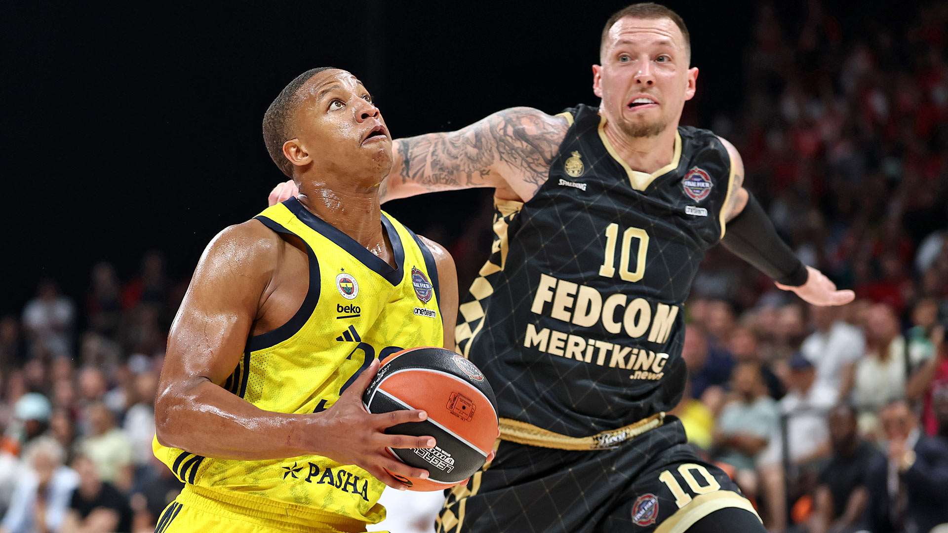 davon hall daniel theis euroleague final