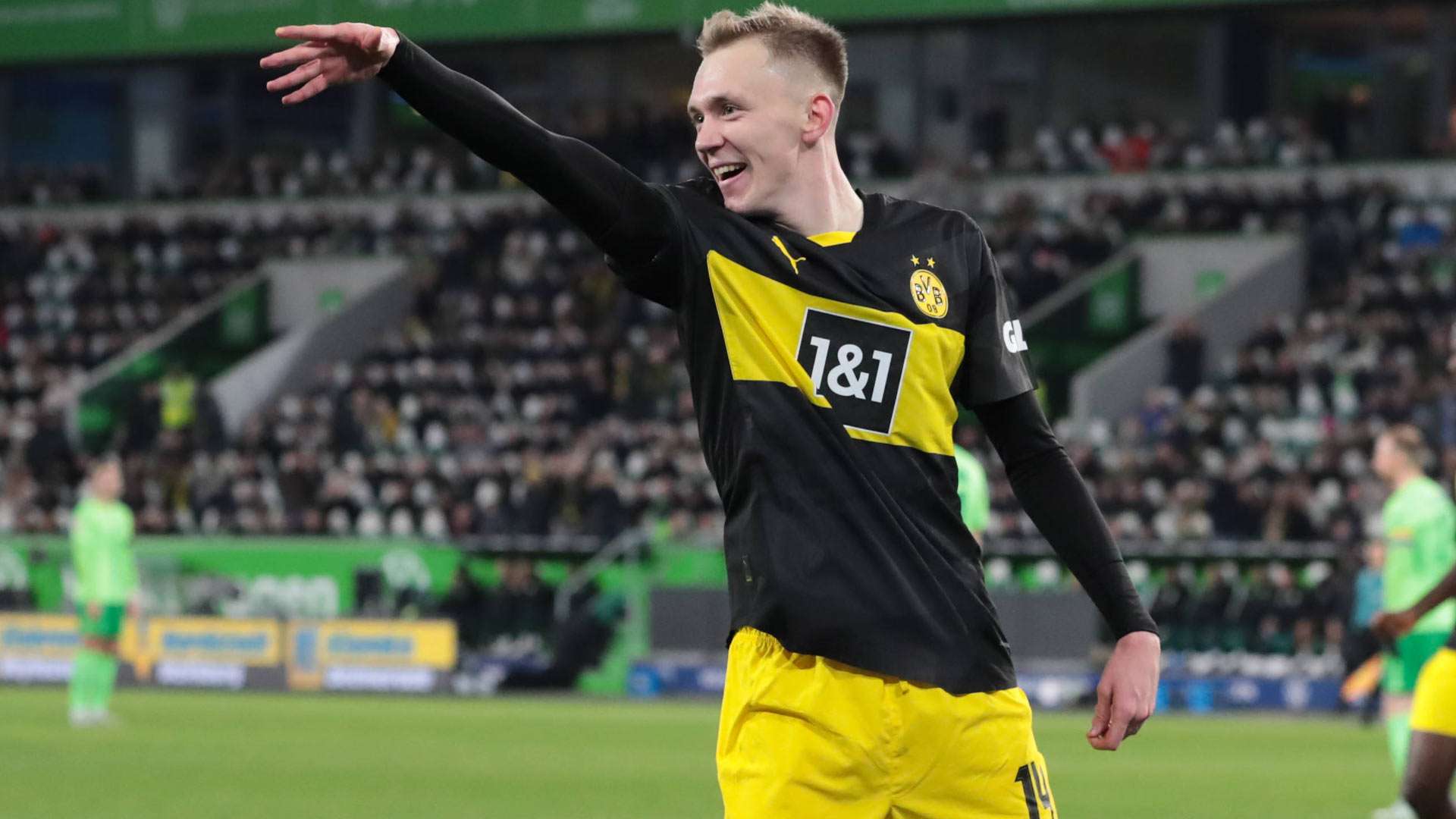 maxi beier bvb dartsjubel bundesliga 2024-25 GERMANY ONLY