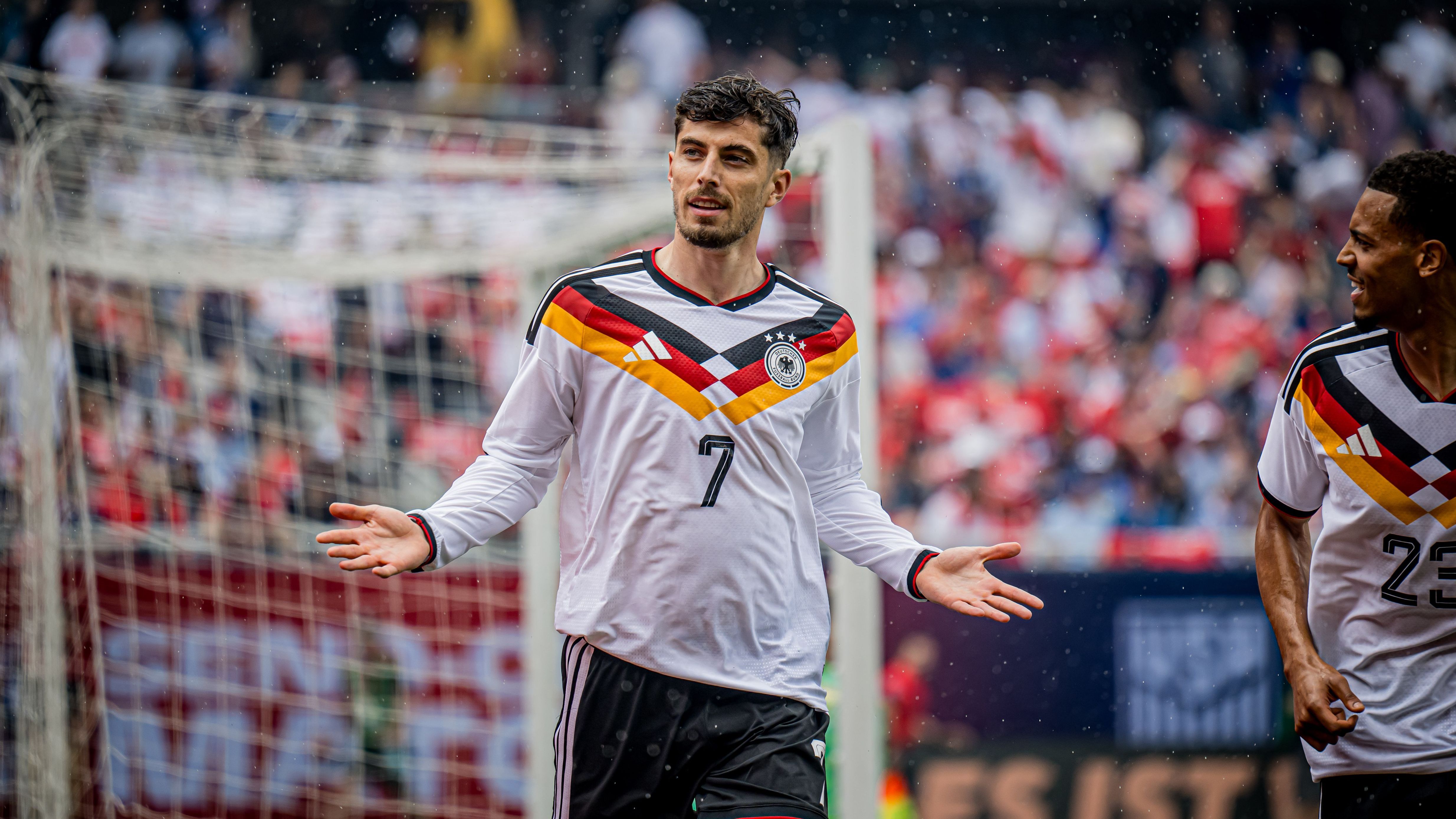 "Sorry, man": Schmerzhaftes Missgeschick von Kai Havertz bei