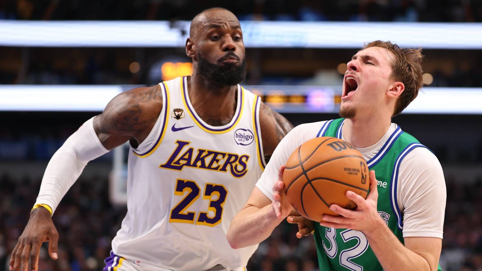 Cooper Flagg schreibt gegen die Los Angeles Lakers erneut Geschichte und zieht mit NBA-Legende Wilt Chamberlain gleich - dramatische Schlussphase beim Comeback von Stephen Curry