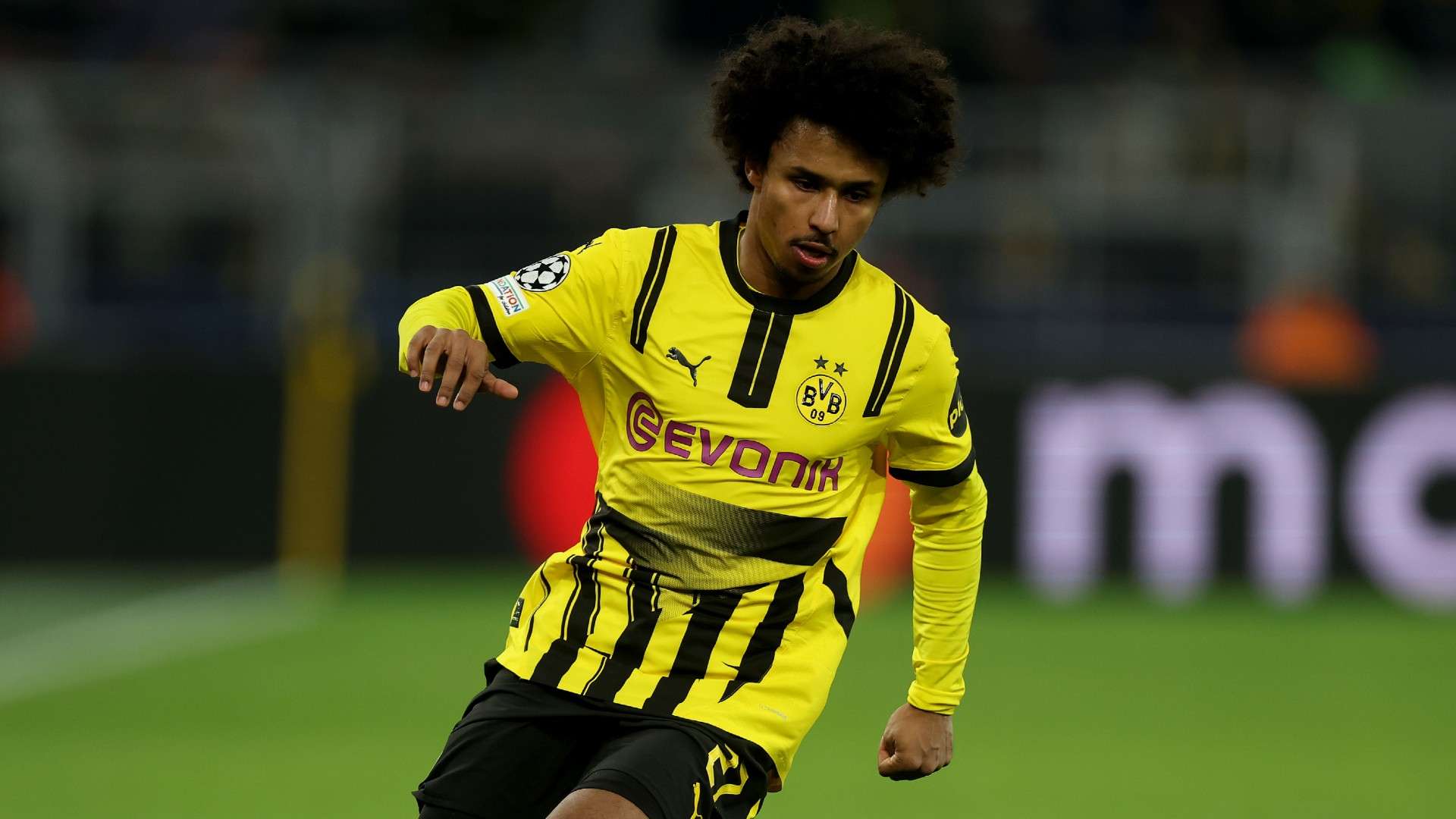 Karim Adeyemi of Borussia Dortmund runs with the ball 