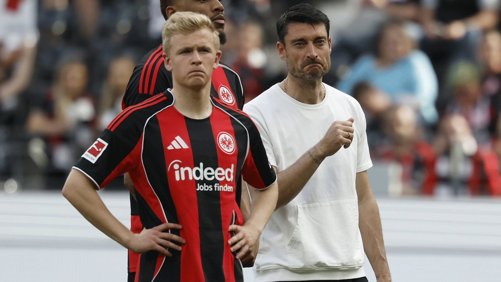 Heftiger Eklat bei Eintracht Frankfurt! Eigener Spieler beschimpfte SGE-Trainer Albert Riera offenbar übel