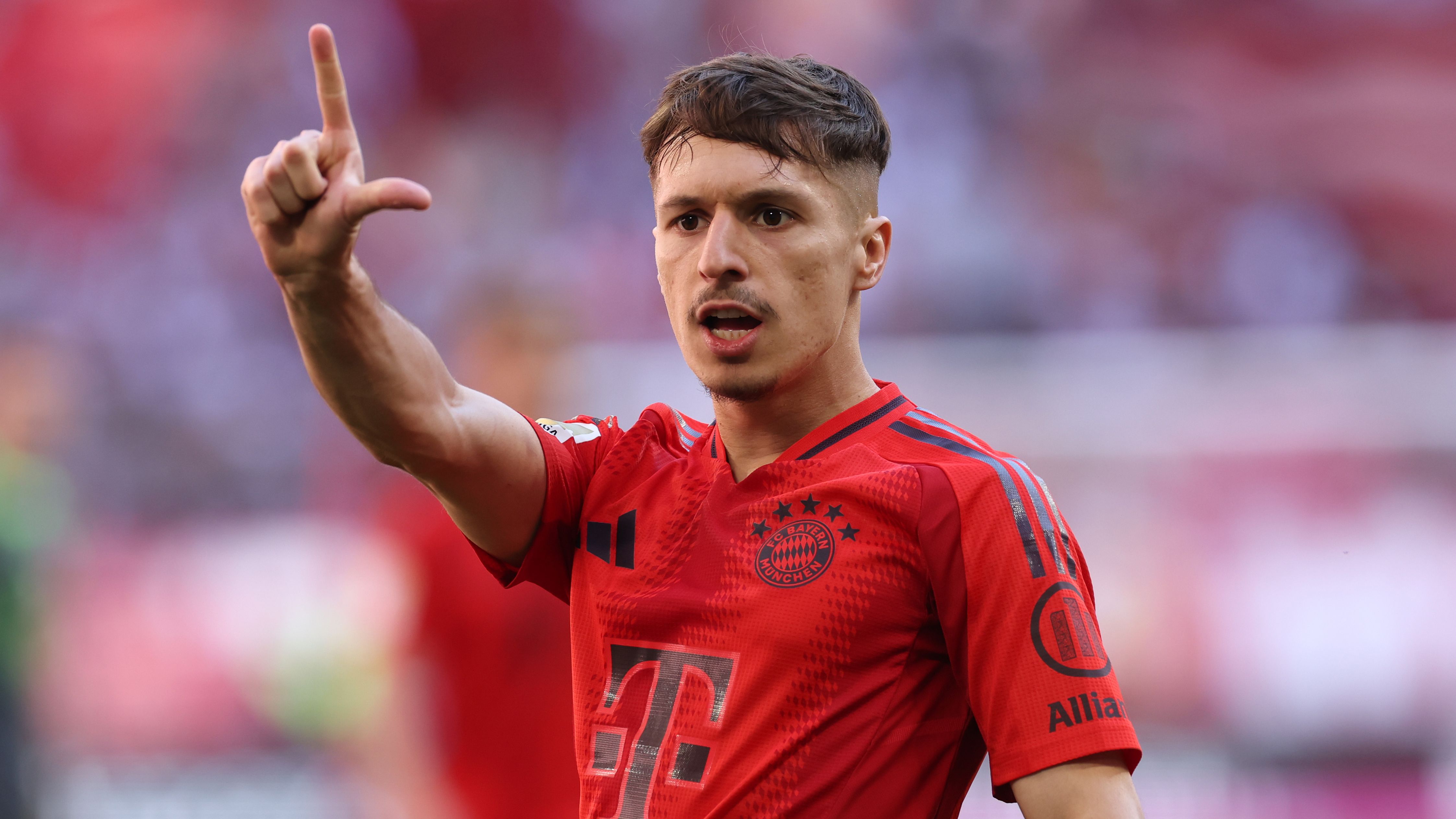 FC Bayern München, Gerücht: Olympiakos Piräus will offenbar Bryan Zaragoza verpflichten