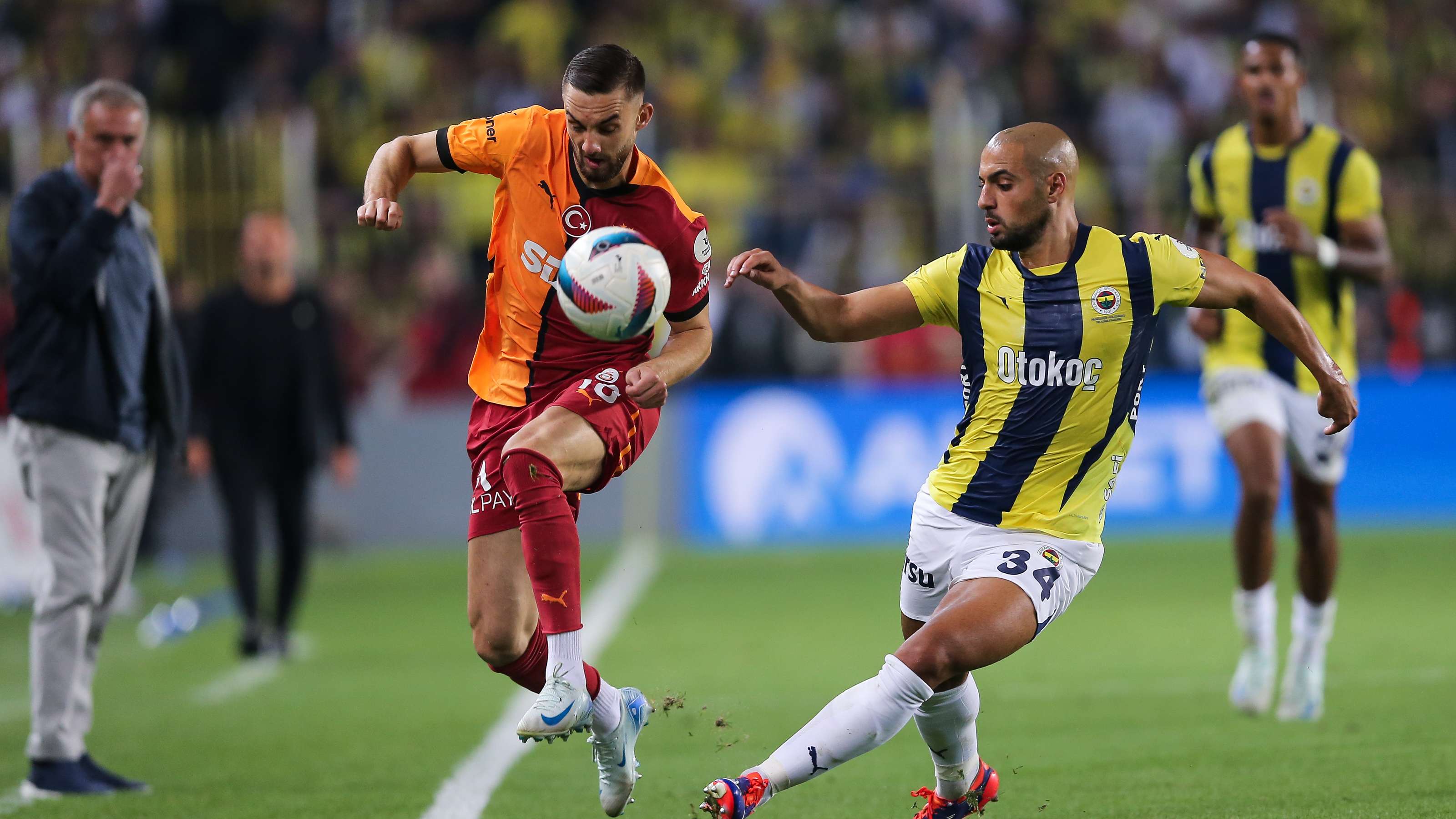 Fenerbahce v Galatasaray - Turkish Super League