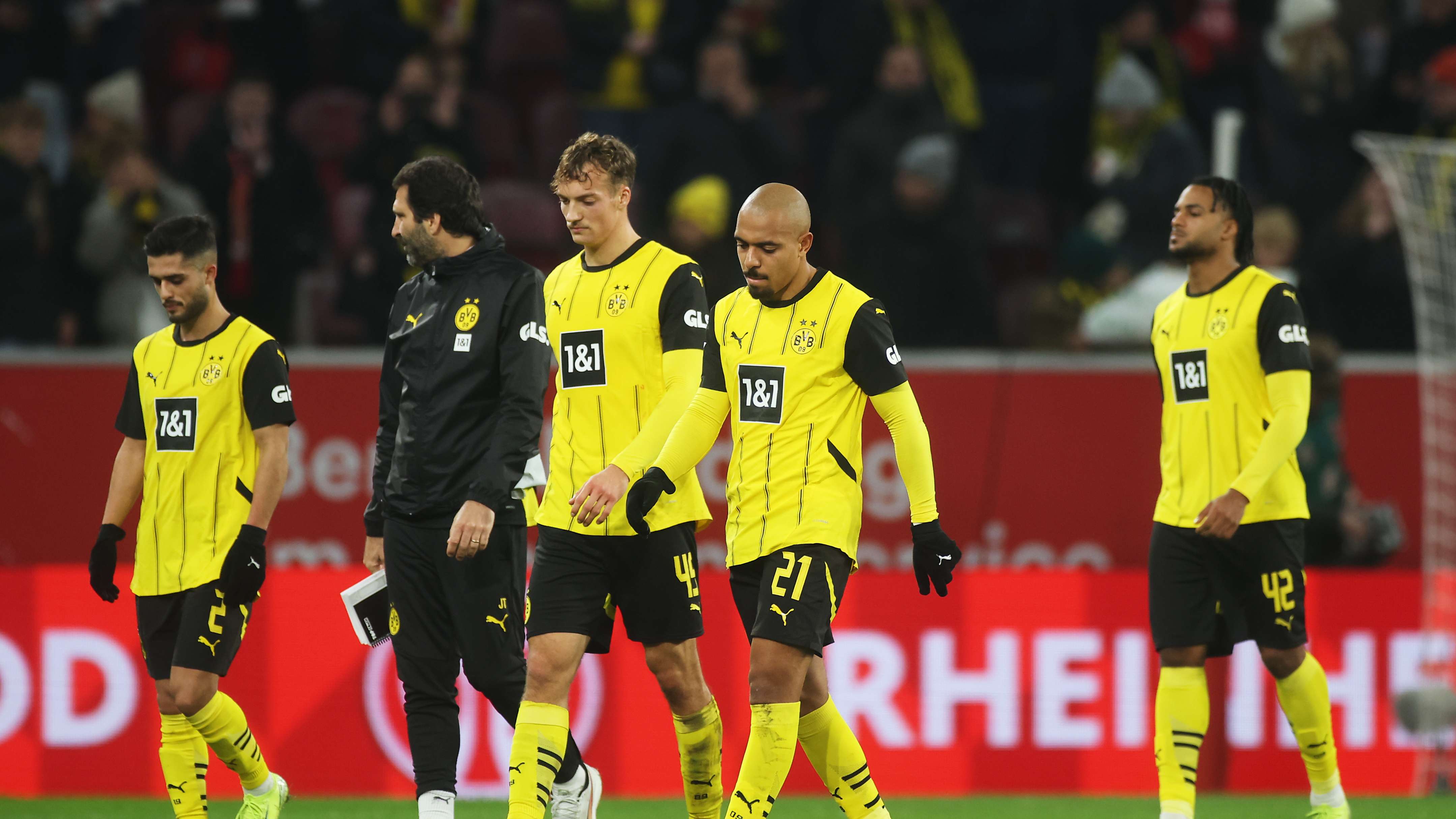 1. FSV Mainz 05 v Borussia Dortmund - Bundesliga