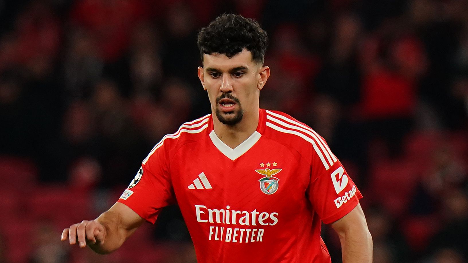 FC Bayern München, Gerücht: FCB schielt offenbar auf Tomas Araujo