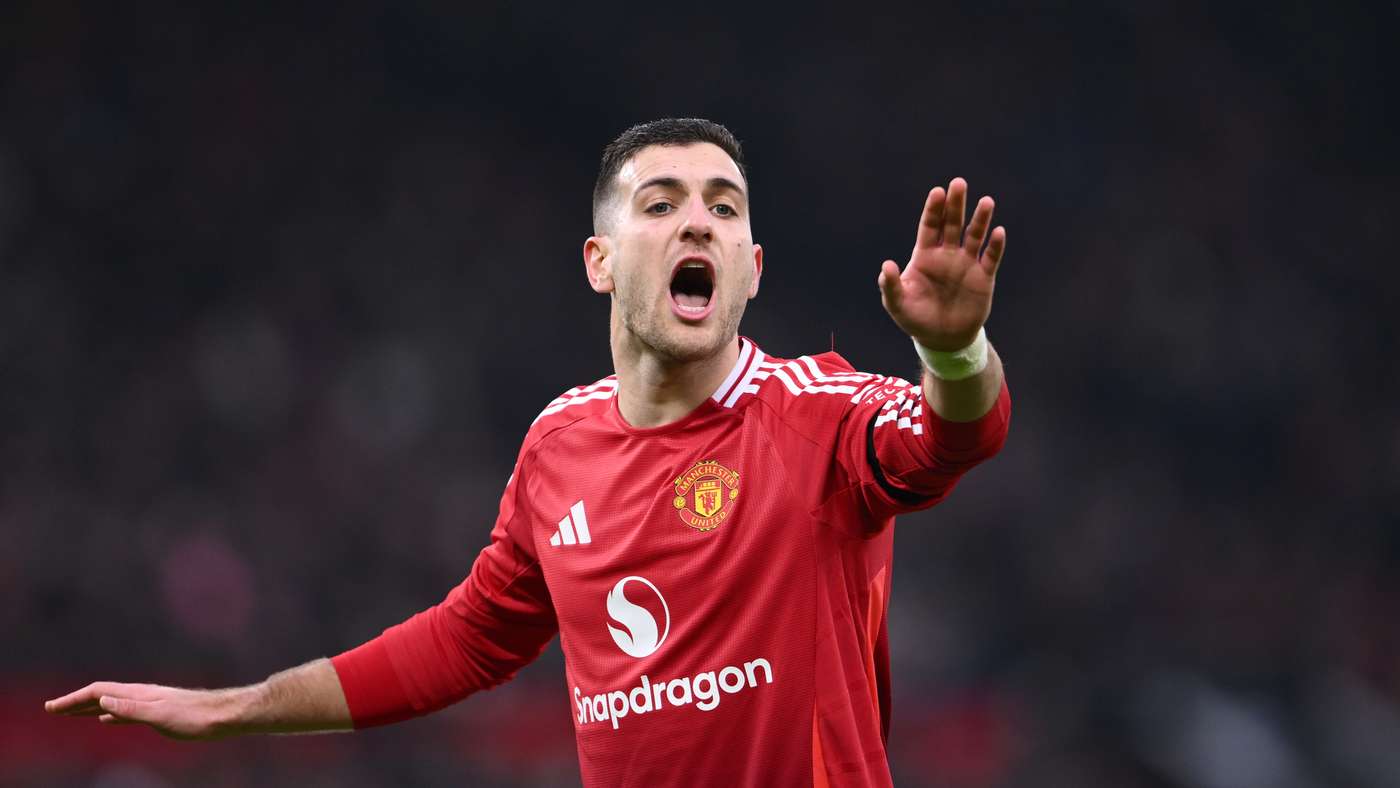 Manchester United FC v Brighton & Hove Albion FC - Premier League