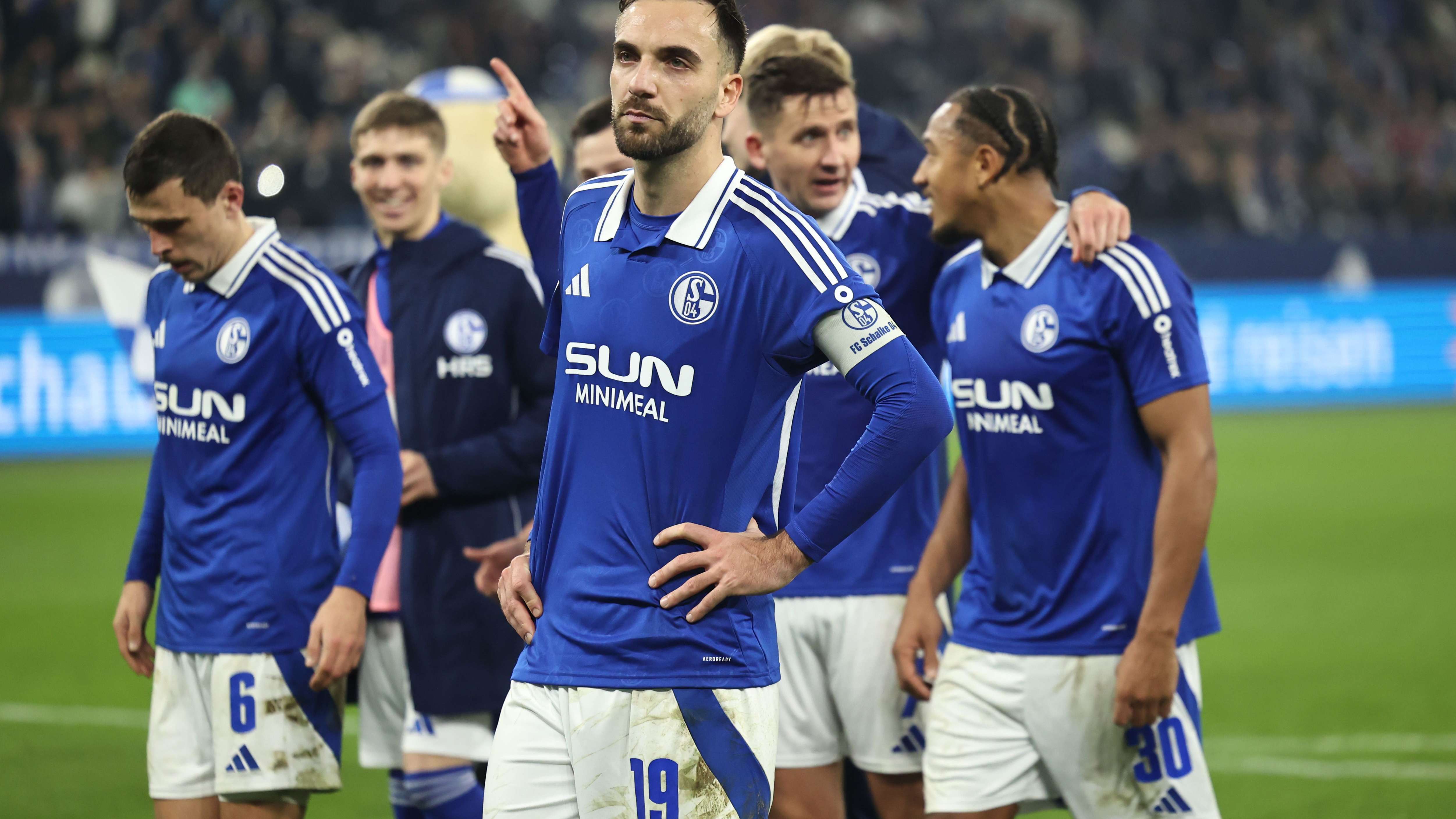 FC Schalke 04 v 1. FC Nürnberg - Second Bundesliga