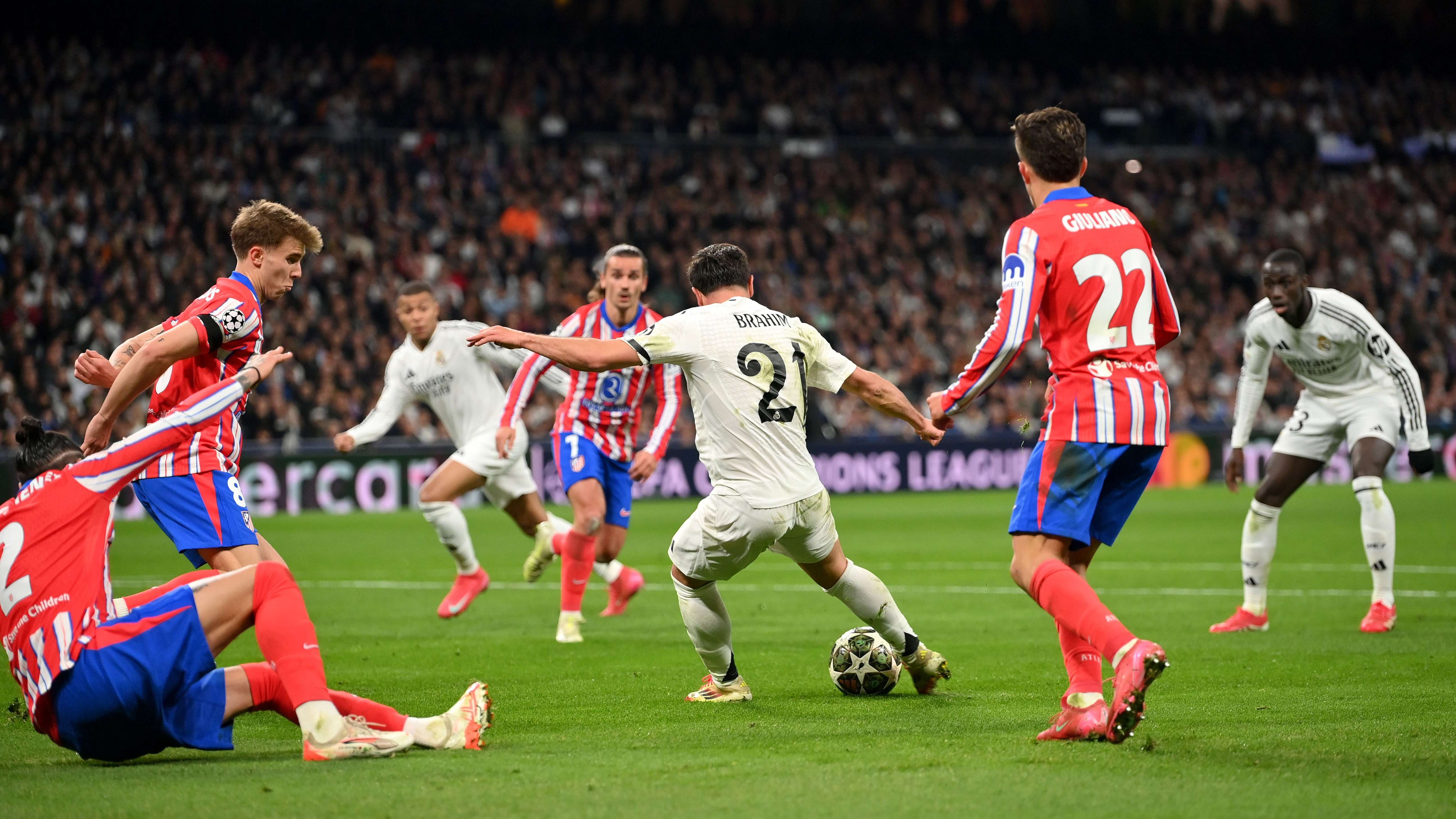 Real Madrid C.F. v Atletico de Madrid - UEFA Champions League 2024/25 Round of 16 First Leg