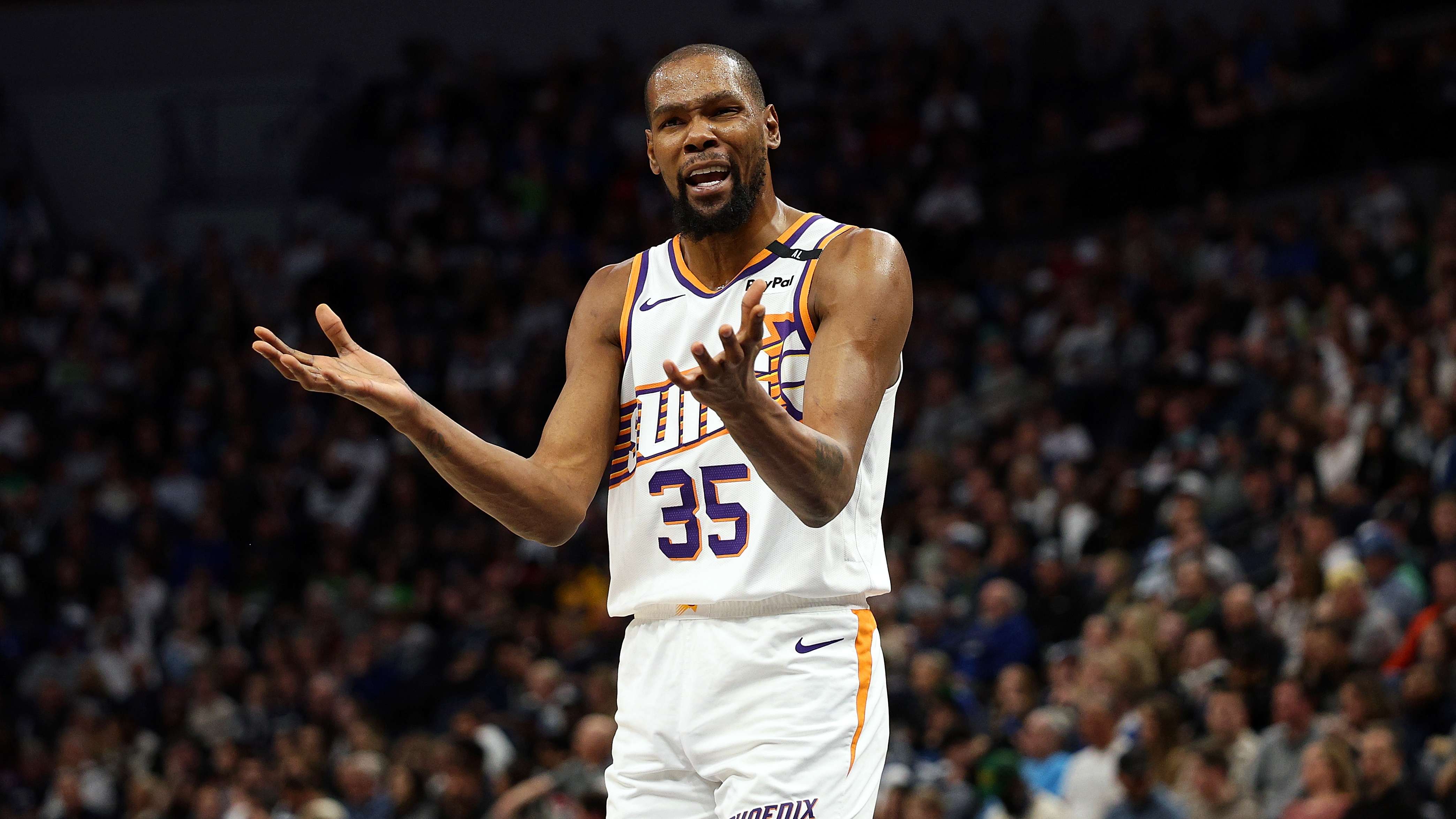 Phoenix Suns v Minnesota Timberwolves