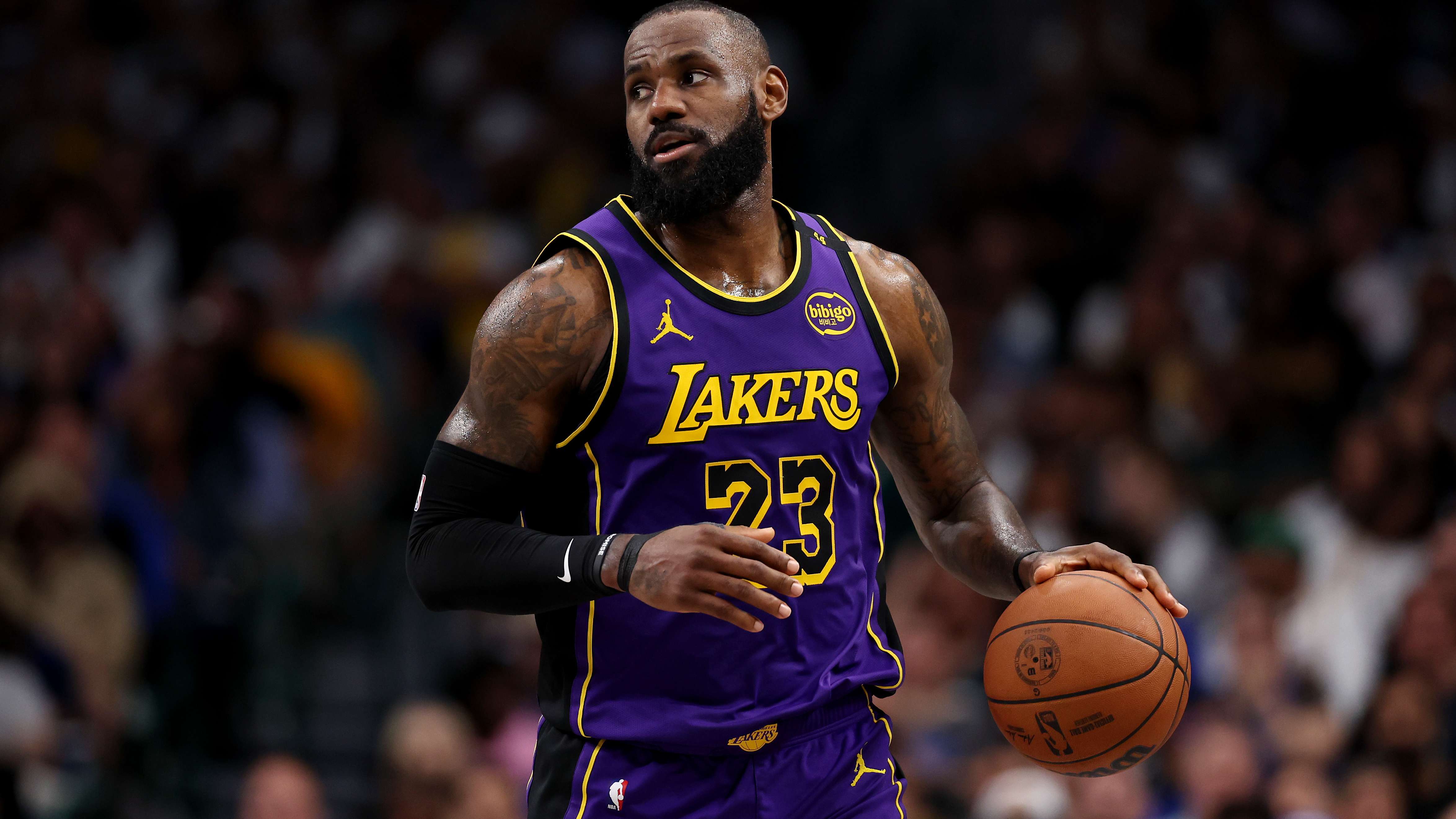 Los Angeles Lakers v Dallas Mavericks