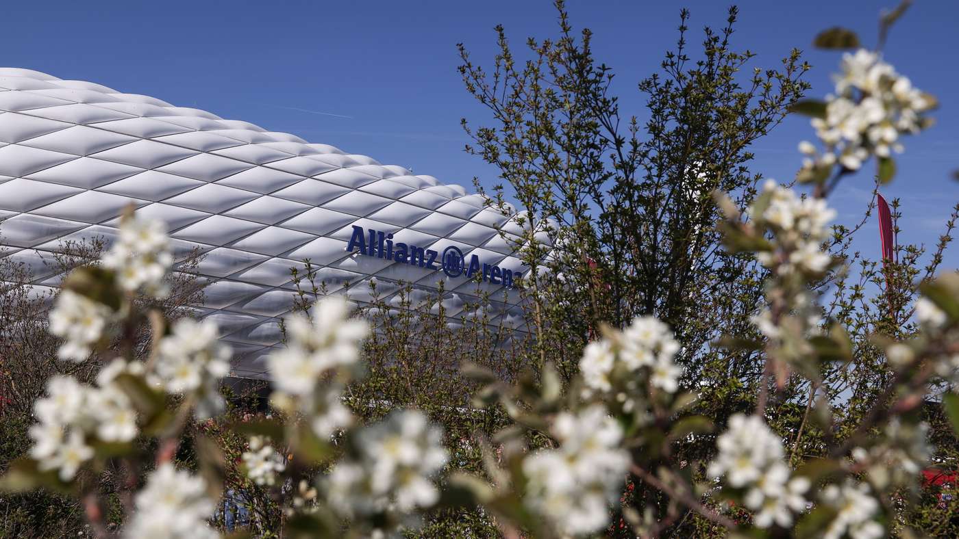 FC Bayern München v Borussia Dortmund - Bundesliga