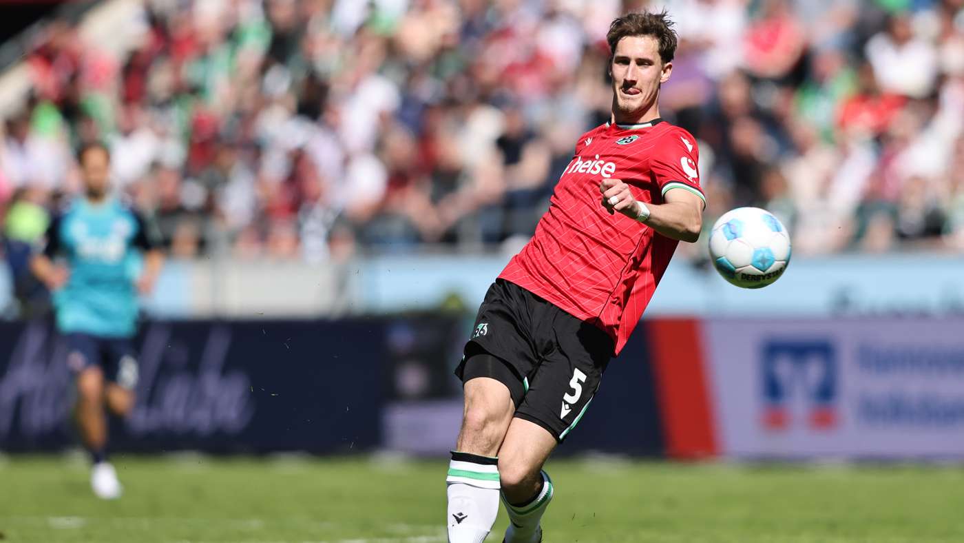 Hannover 96 v 1. FC Köln - Second Bundesliga