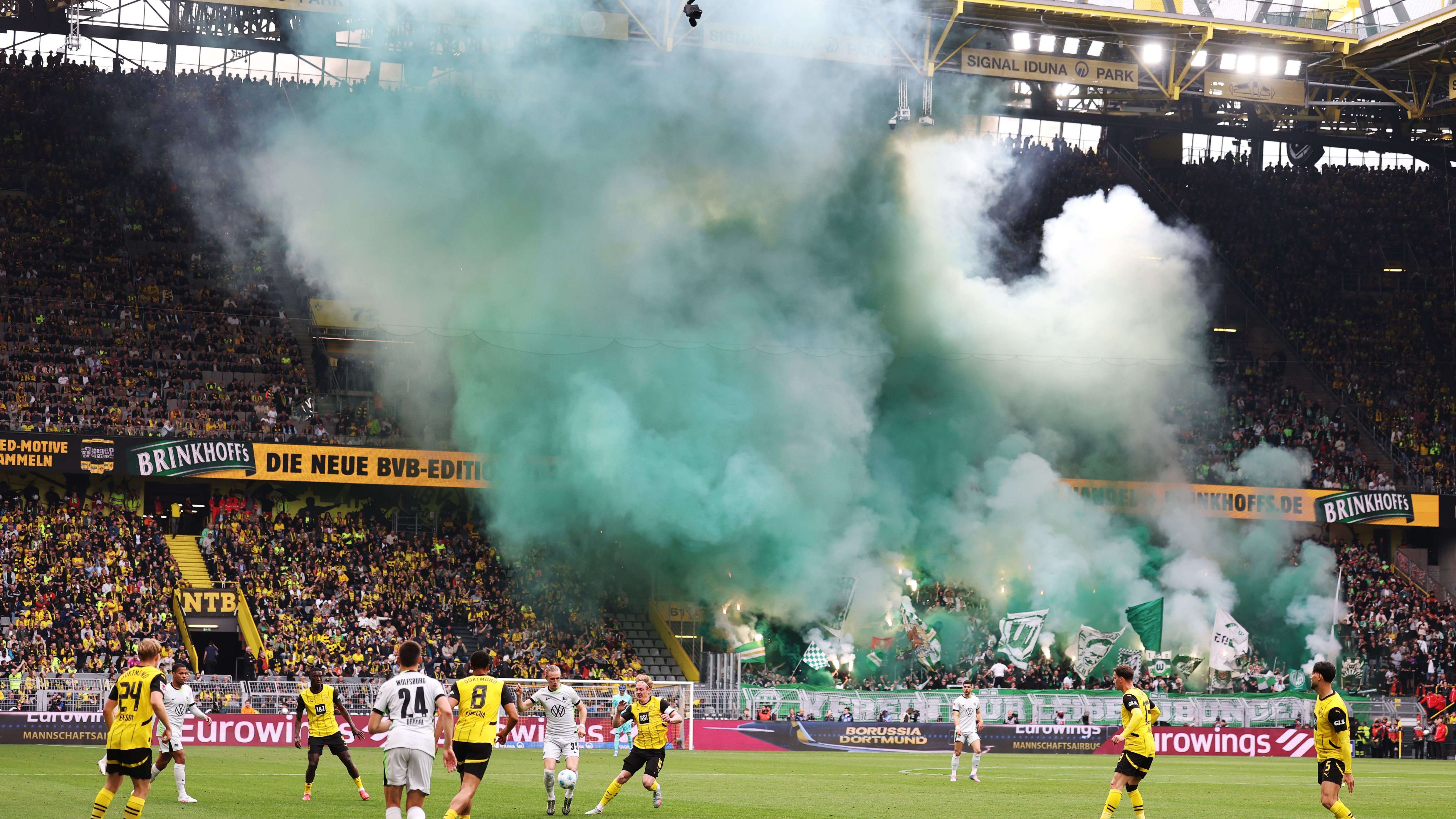 Borussia Dortmund v VfL Wolfsburg - Bundesliga