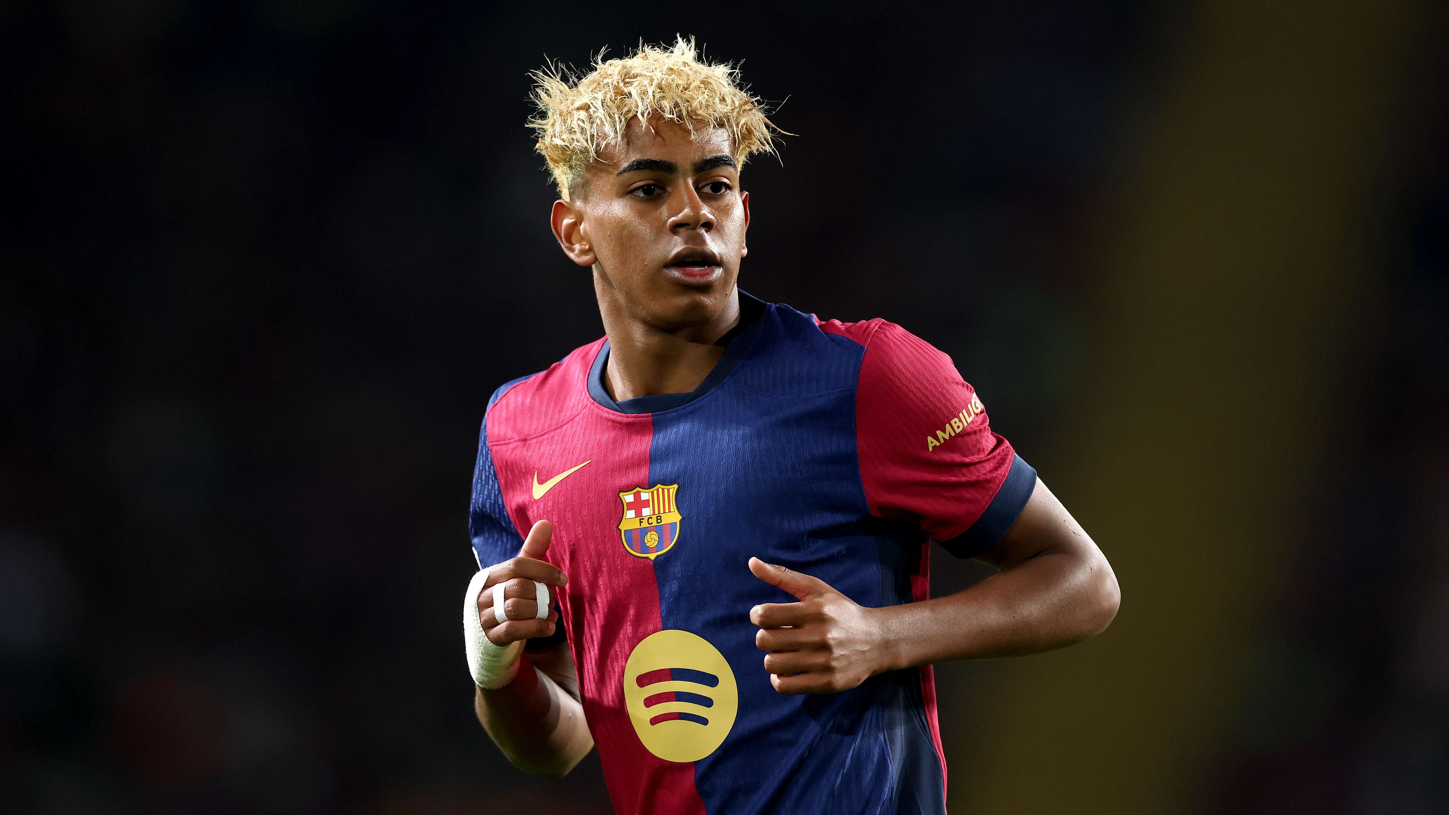 FC Barcelona v FC Internazionale Milano - UEFA Champions League 2024/25 Semi Final First Leg