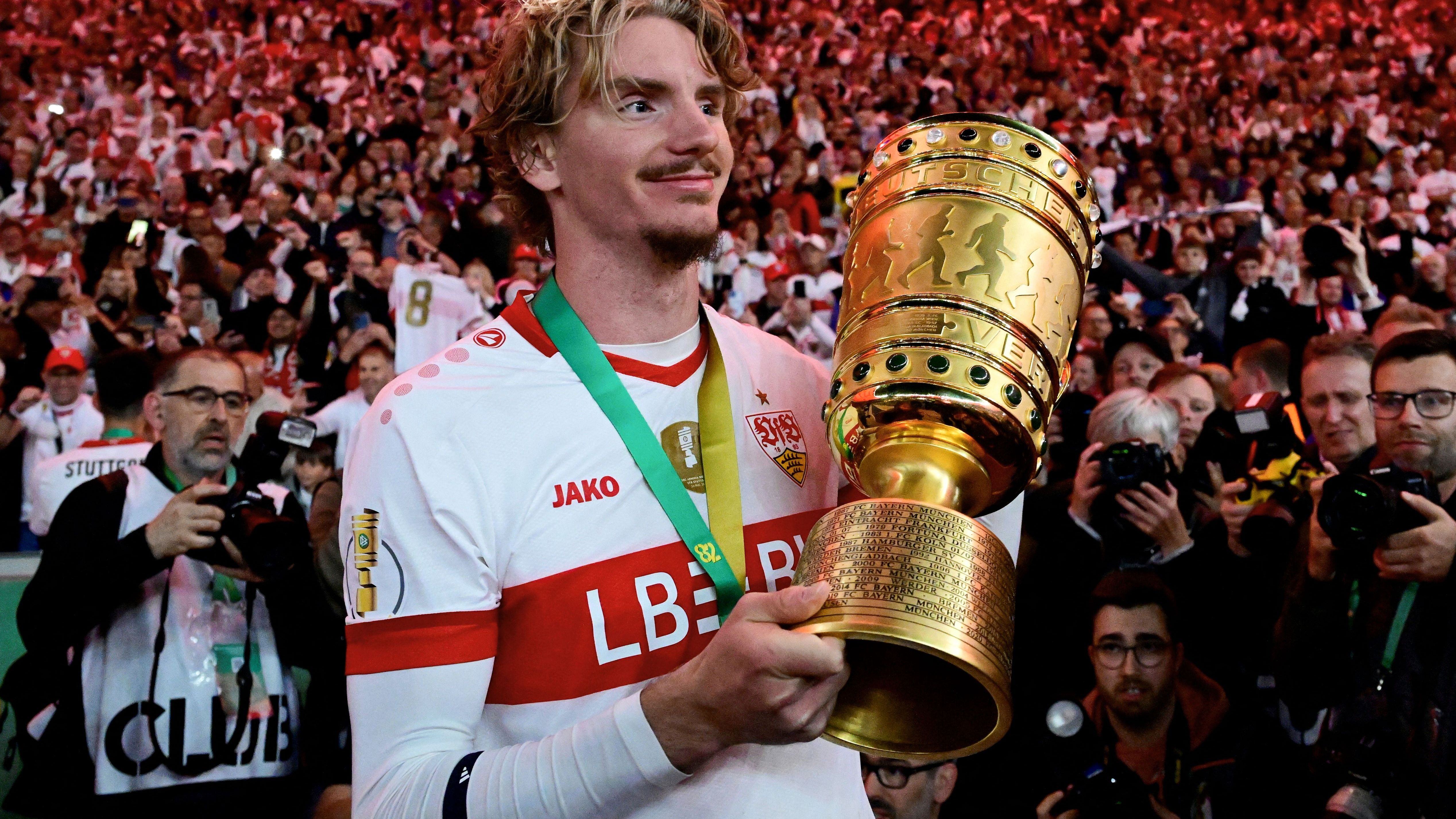 FC Bayern München, Gerücht: Sebastian Hoeneß  könnte im Supercup auf Nick Woltemade verzichten