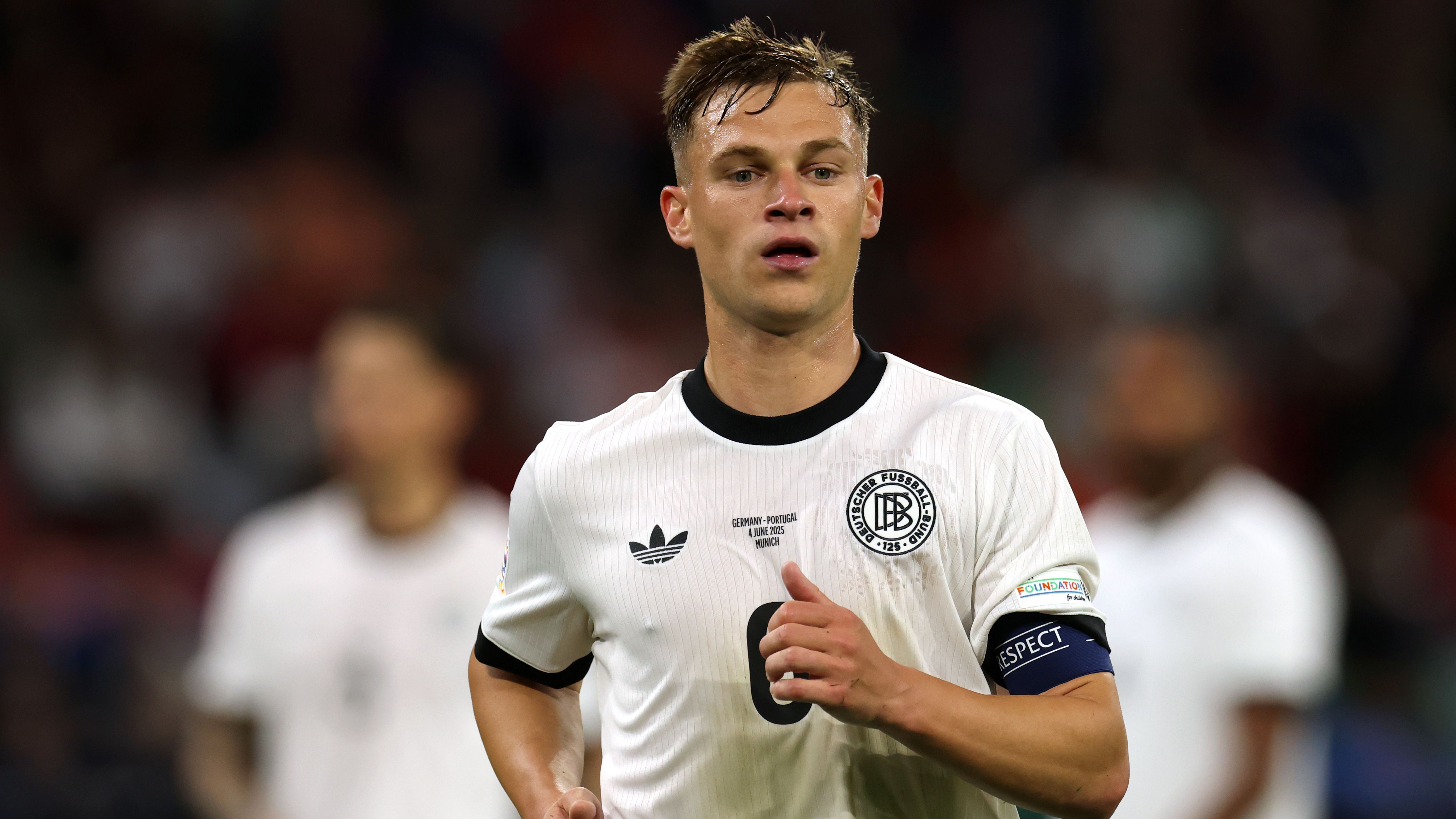 FC Bayern München, News: Besonderes Trikot für Joshua Kimmich