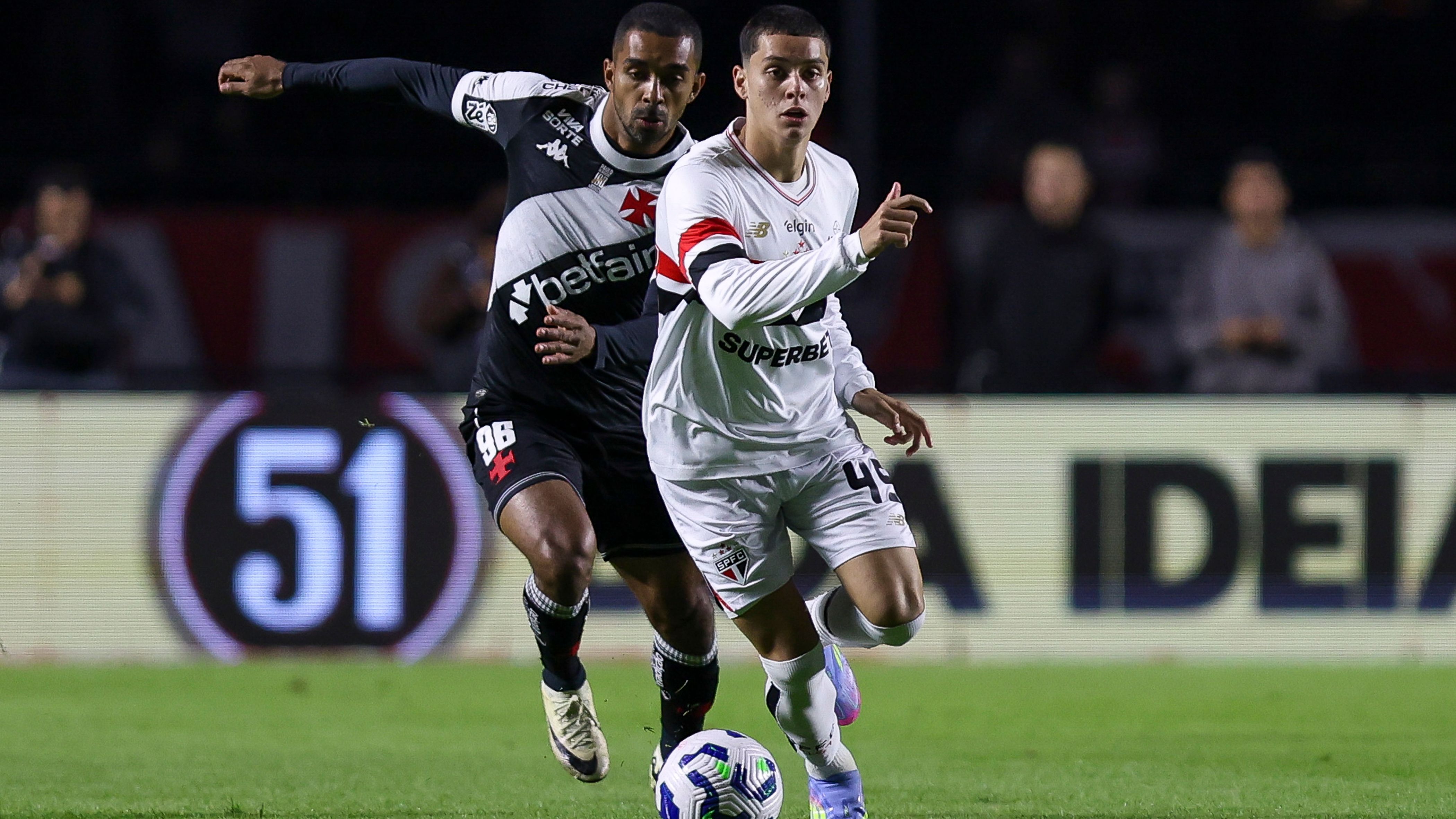 Borussia Dortmund's advantage in the pursuit of Lucca