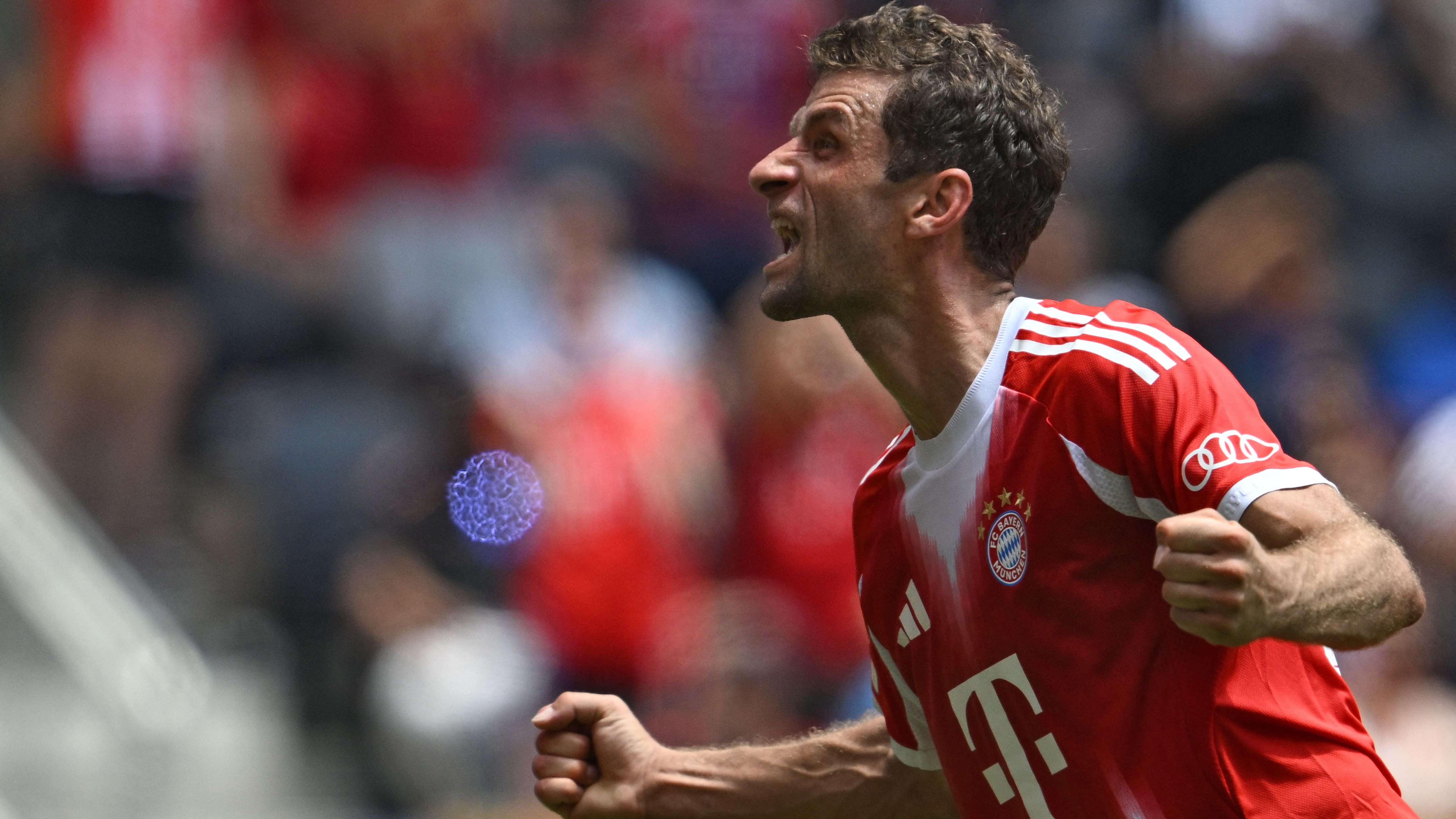 FBL-WC-CLUB-2025-MATCH02-BAYERN-AUCKLAND