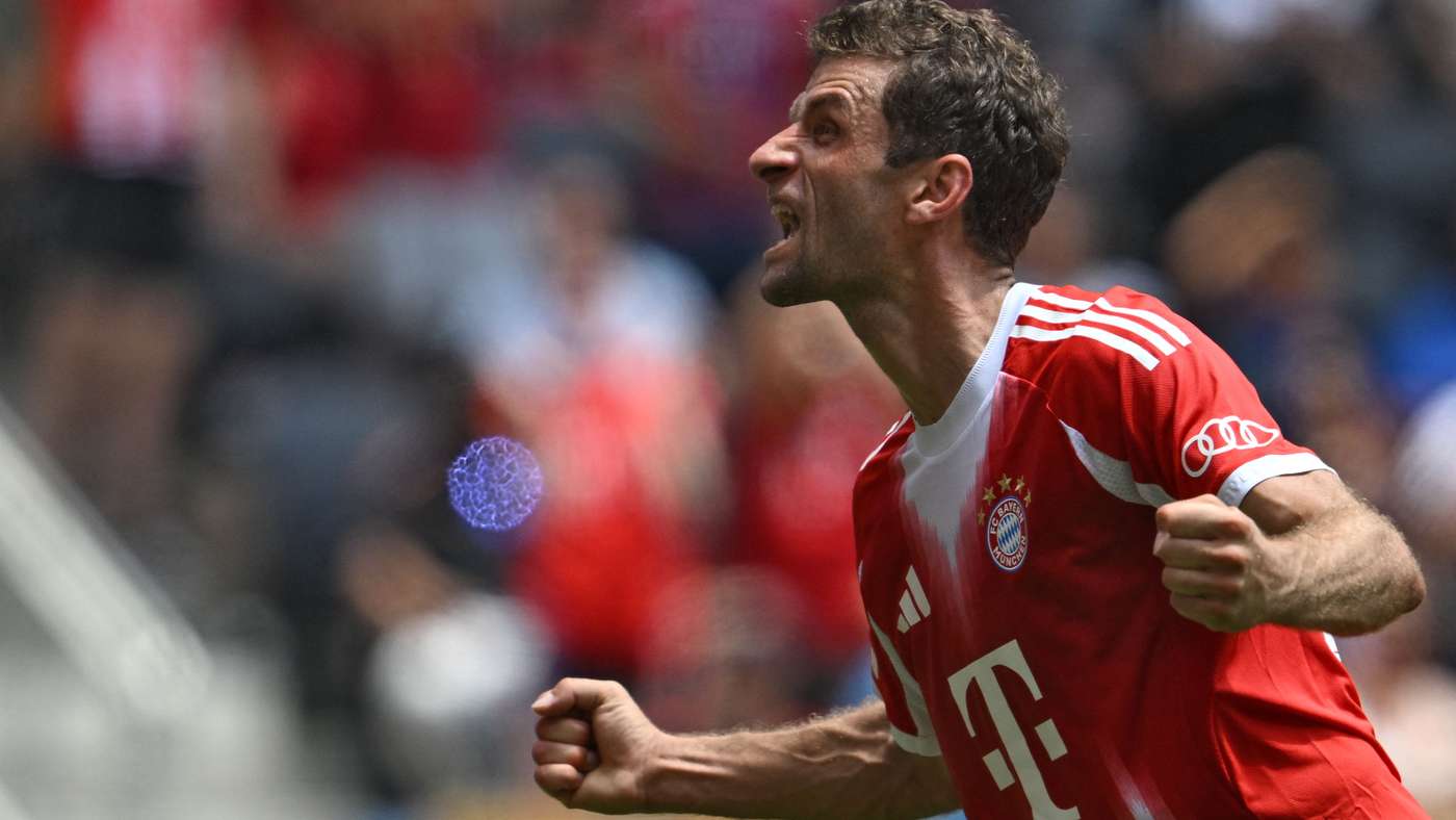 FBL-WC-CLUB-2025-MATCH02-BAYERN-AUCKLAND