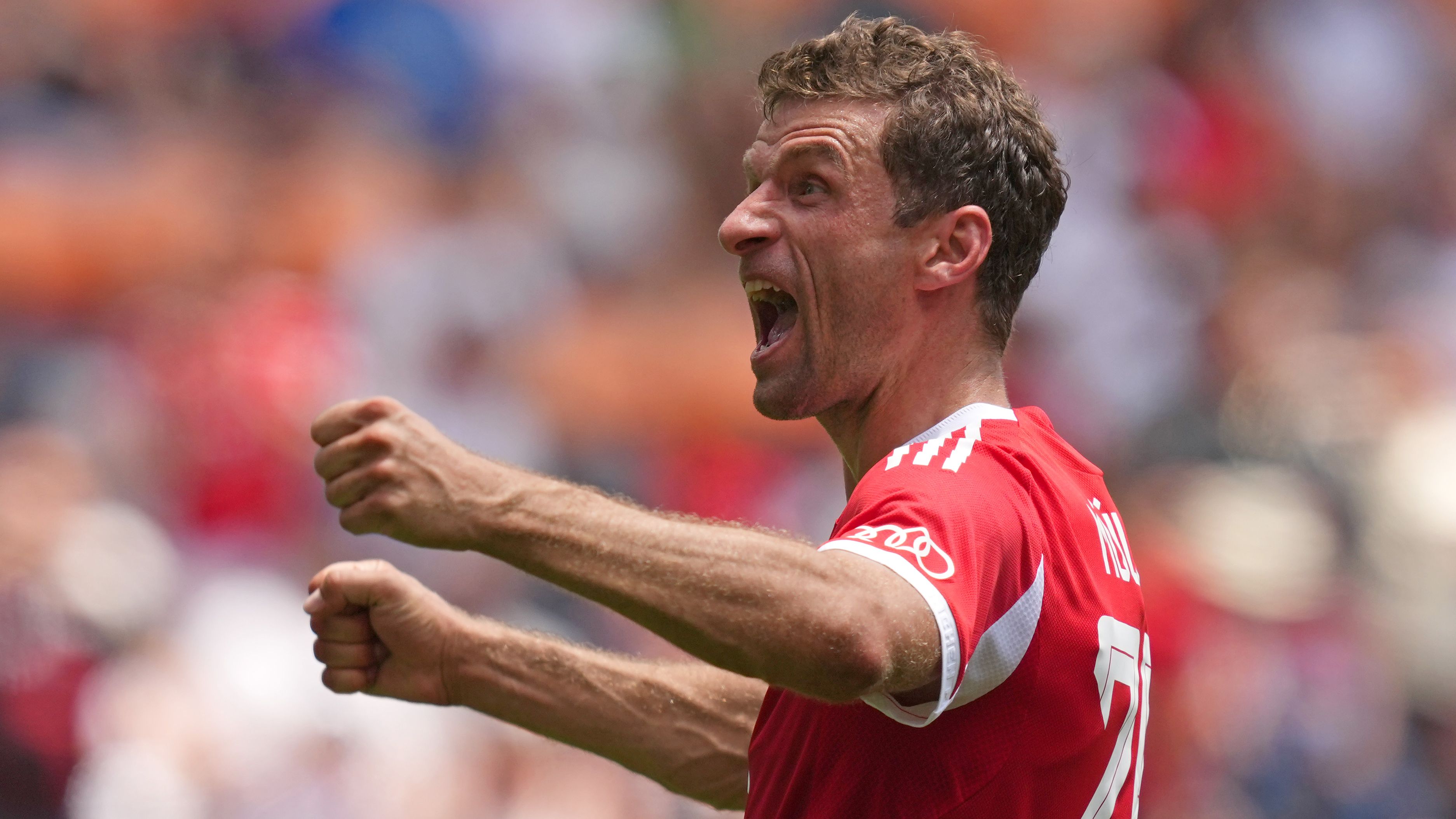 FC Bayern München, News: Thomas Müller versteigert seine FCB-Sachen