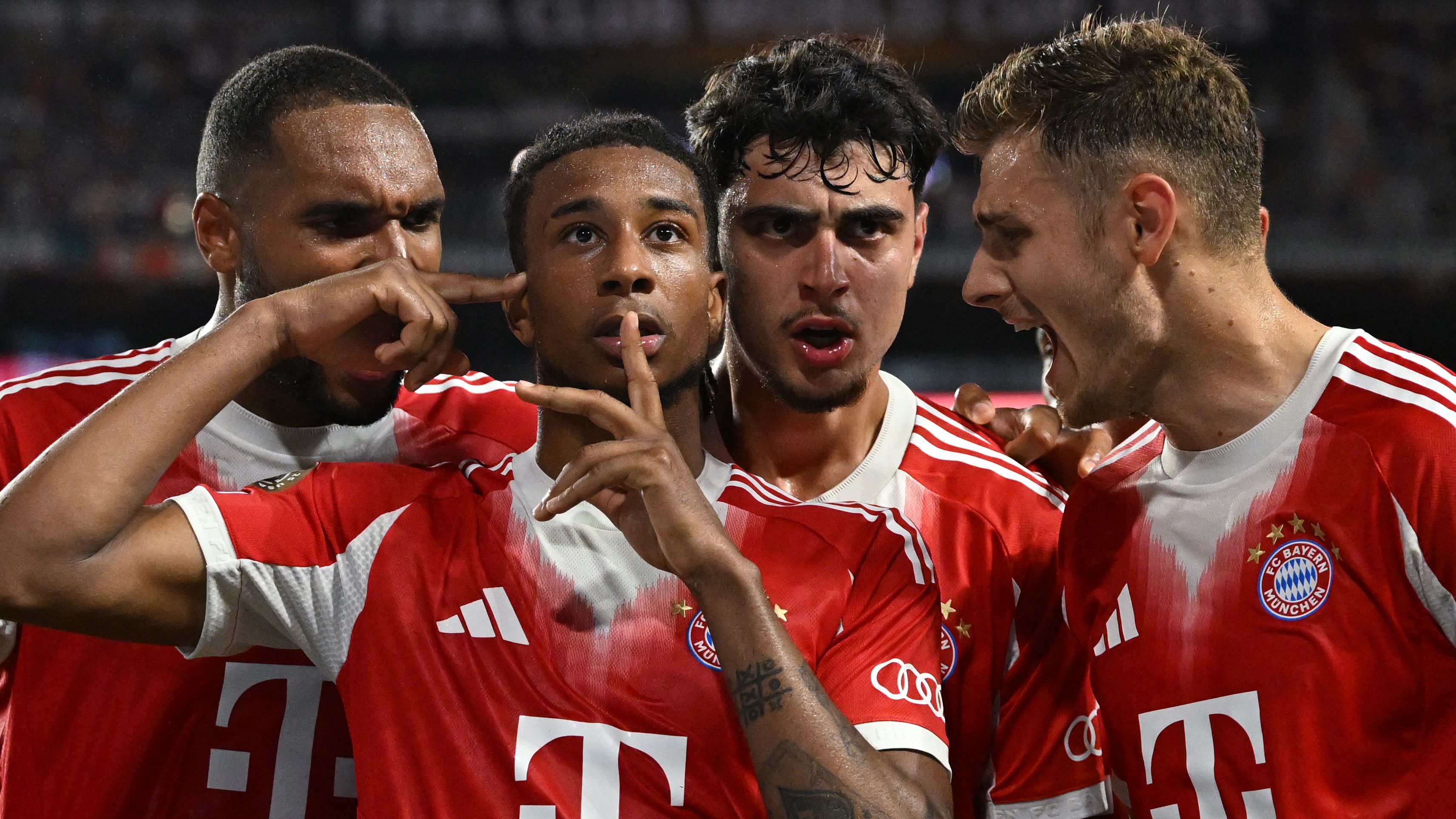 Thomas Müller lobt Bayern Münchens Neuzugang Luis Diaz: 