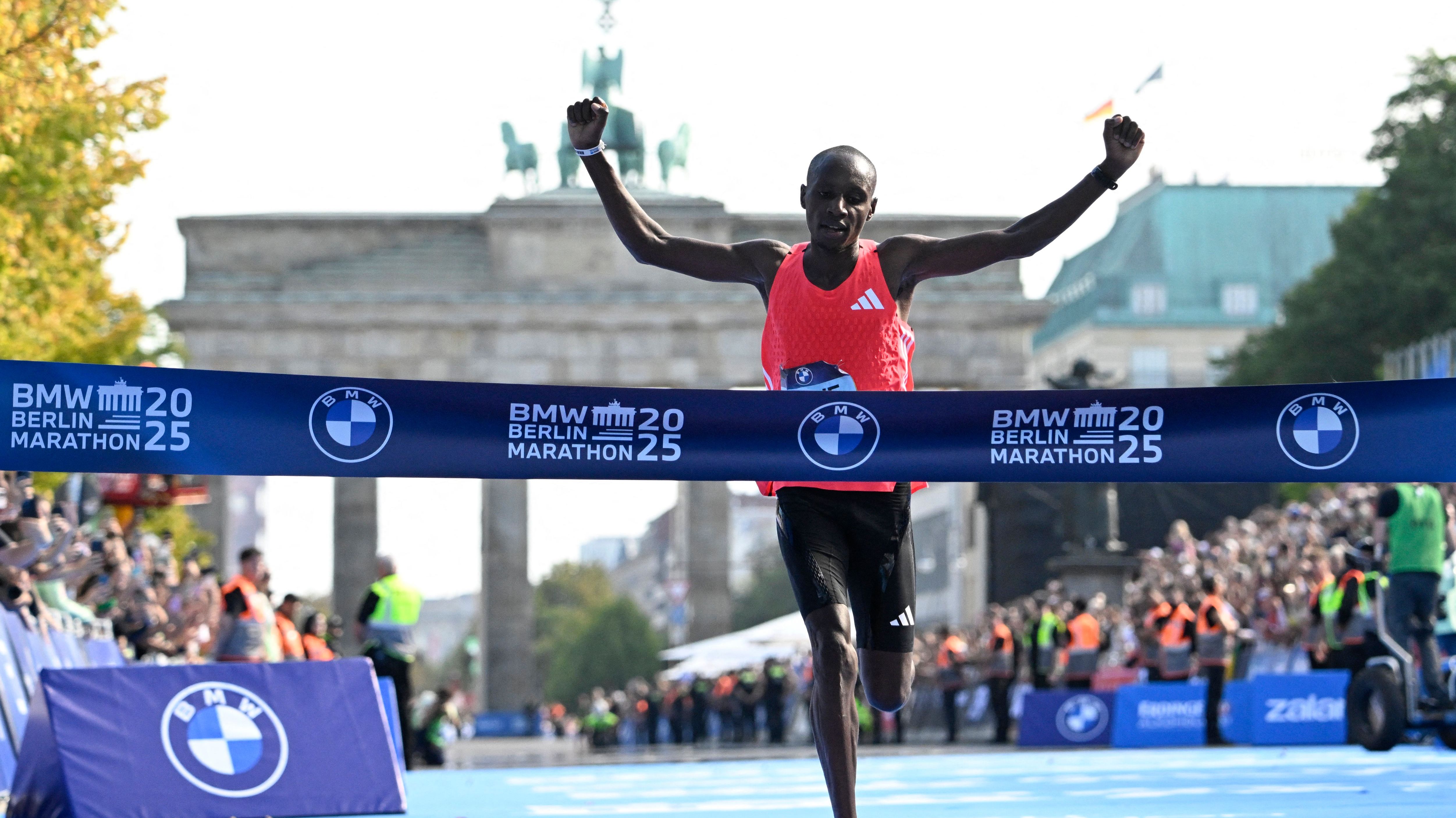 Köln Marathon heute live im Free-TV: Wer zeigt / überträgt den Wettlauf im TV sowie Livestream und um wie viel Uhr kommen die Athleten ins Ziel? Wichtigste Infos