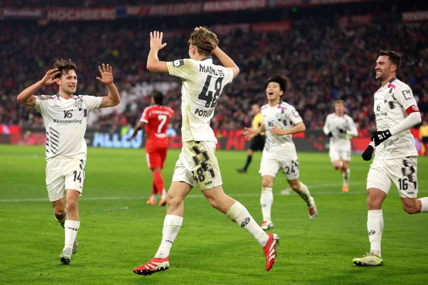 Mainz 05 vs. 1. FC St. Pauli heute live sehen: Wer zeigt / überträgt ...