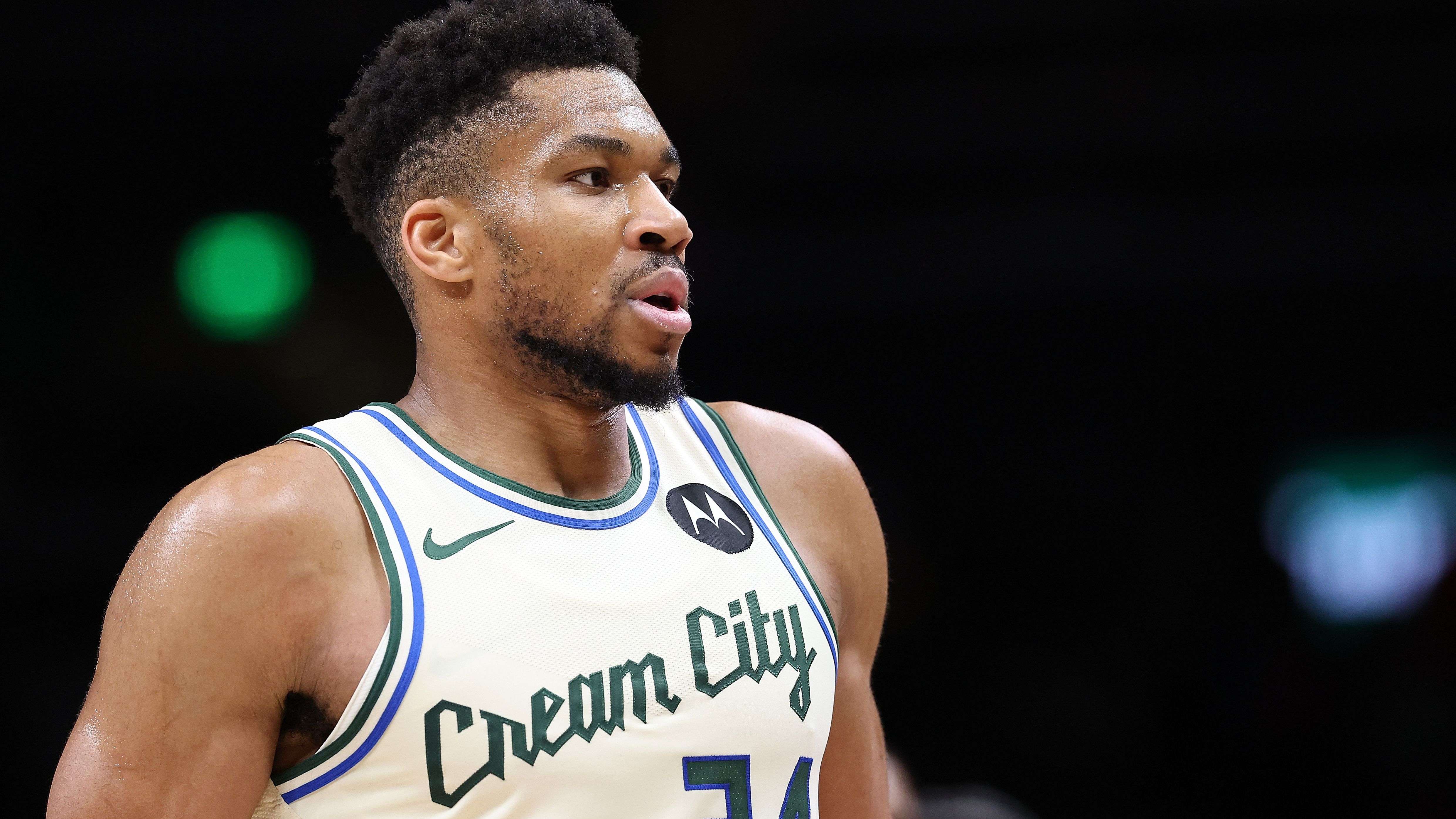 Milwaukee Bucks v Atlanta Hawks