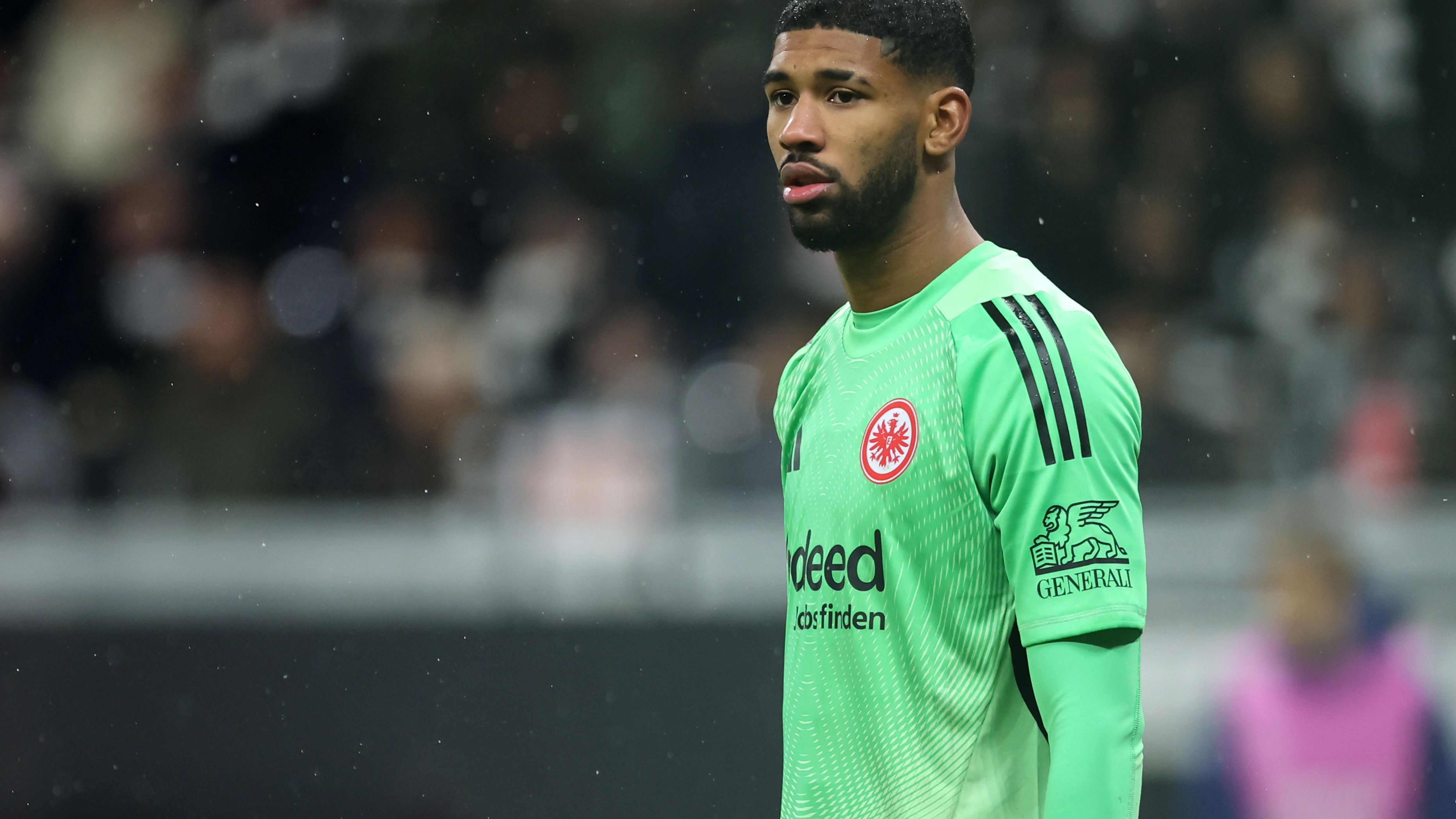 Letzter Einsatz für Frankfurt? Umstrittener Kaua Santos bekommt Einsatzgarantie im DFB-Pokal | SPOX