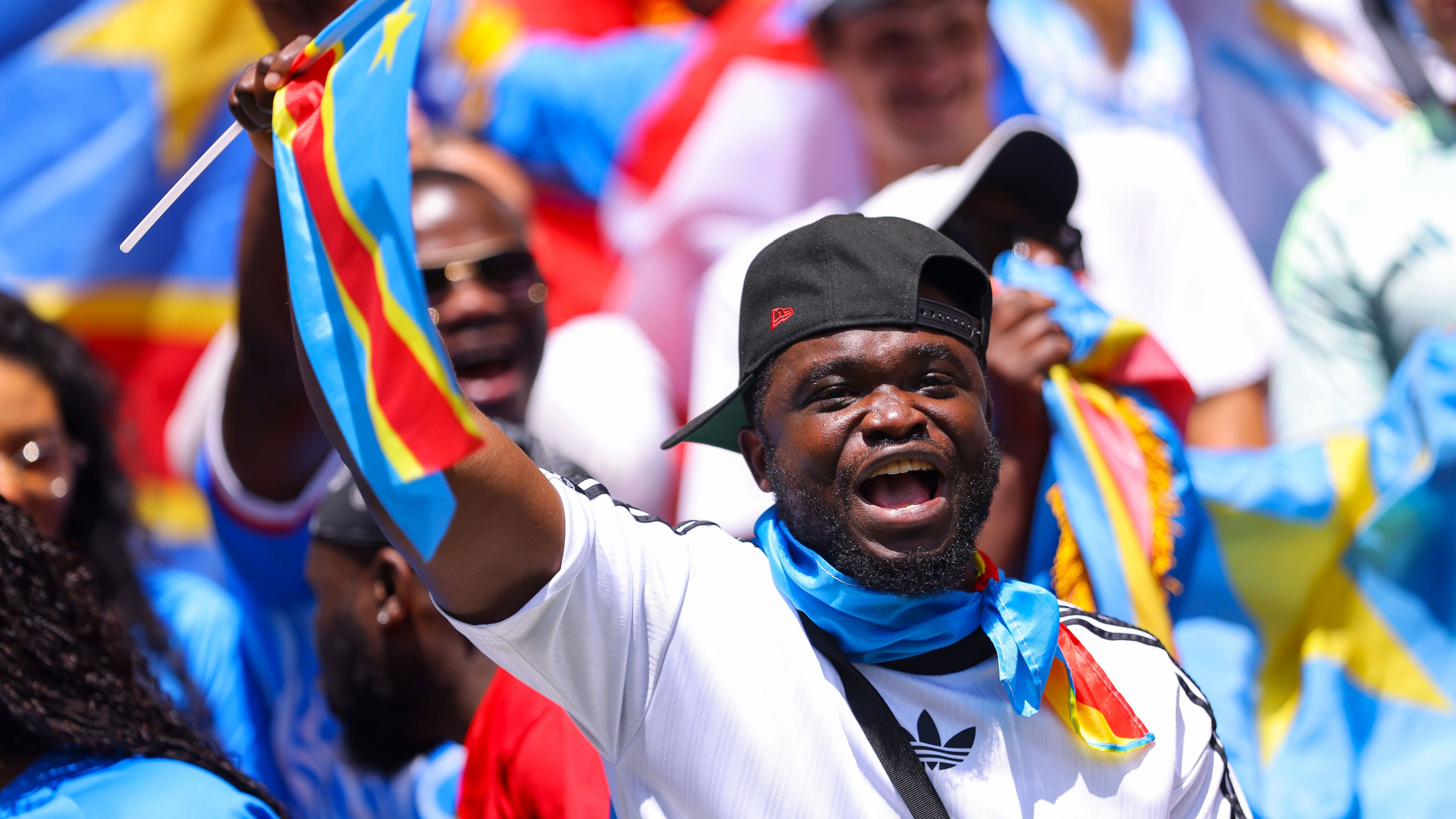 US politicians rail against high prices for tickets, accommodation, and travel