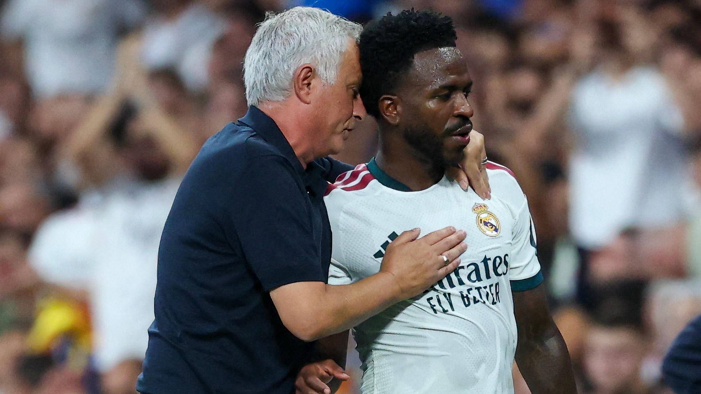 Referee takes decisive action: Vinicius Junior's time-wasting almost ...
