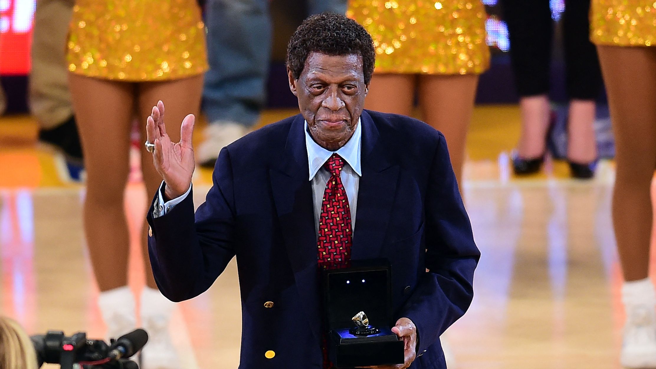 NBA-Legende Elgin Baylor: "Der LeBron vor LeBron", der als als Rookie die Lakers rettete | SPOX